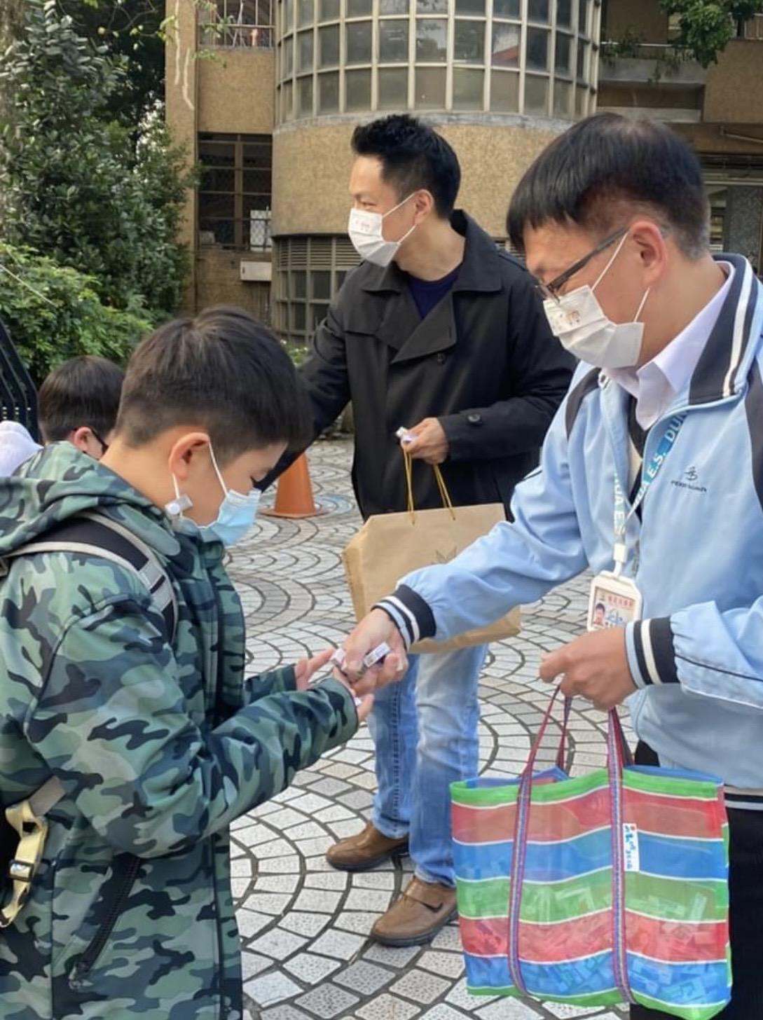 北市敦化國小校長柯文賢已經8年任期滿。(翻攝敦化國小官方網站)