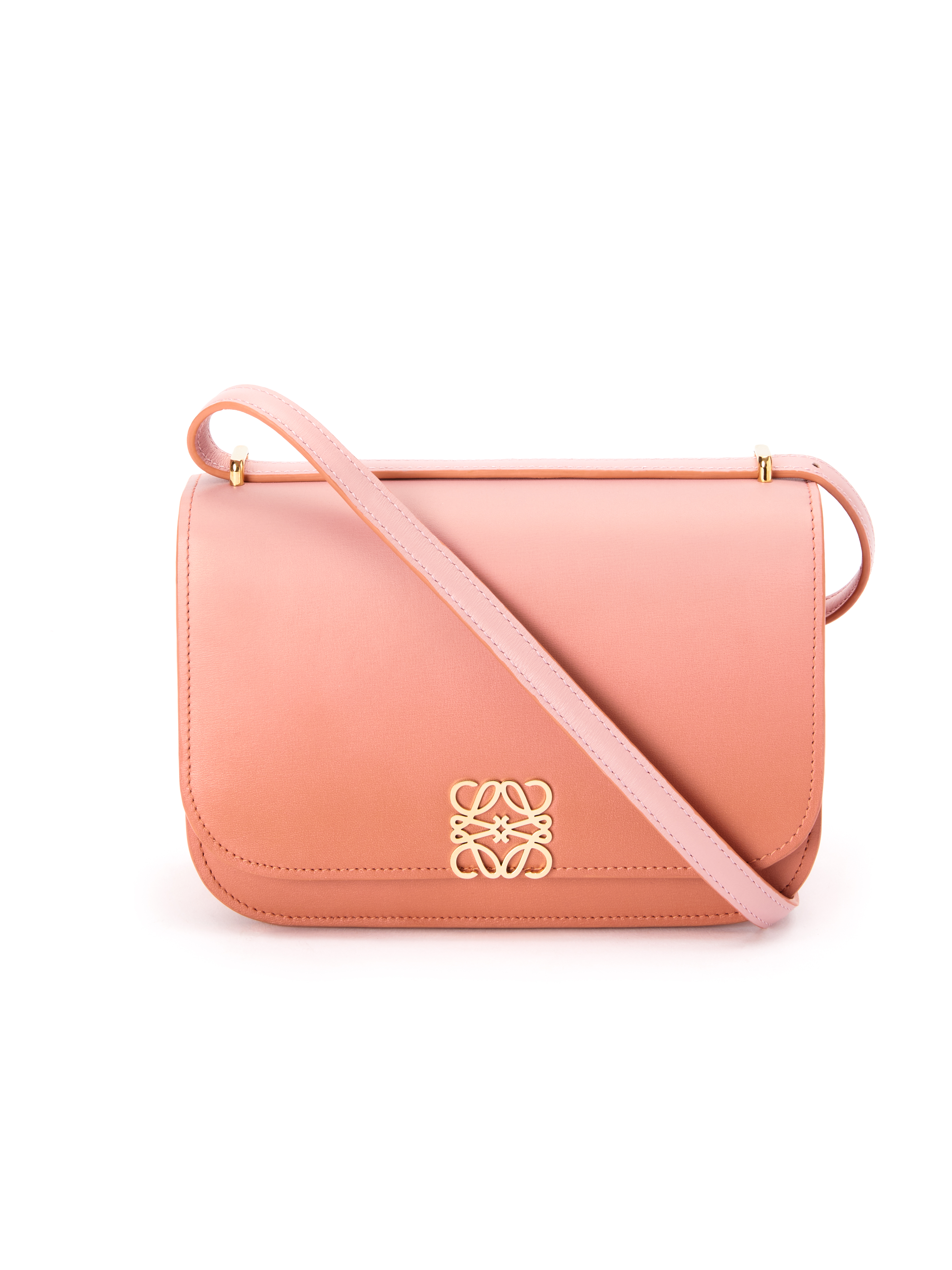 GOYA珊瑚橘小牛皮小號肩背包  NT$119,000 LOEWE。（LOEWE提供）