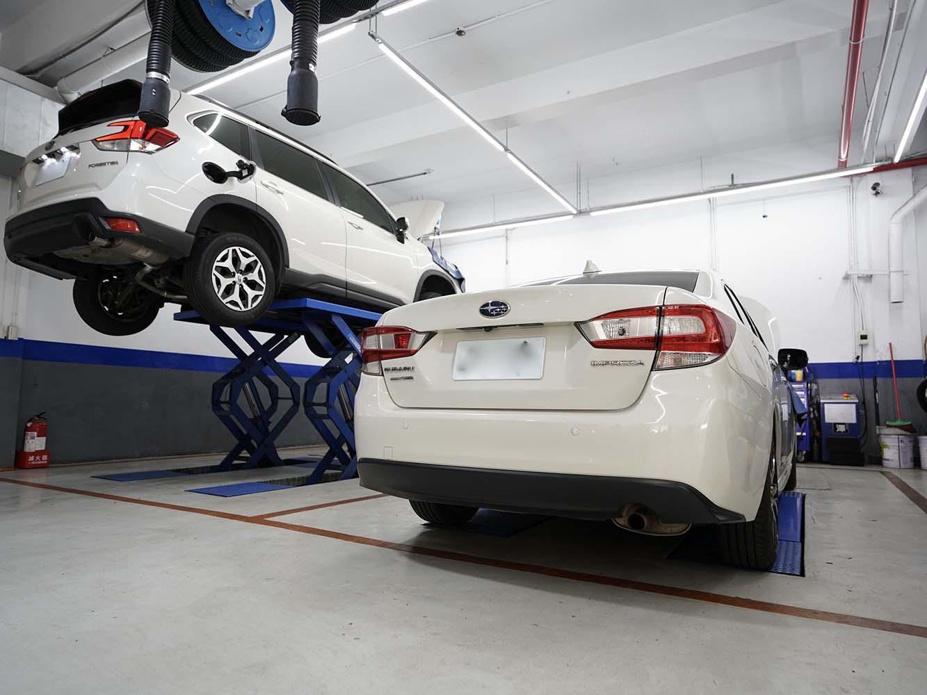 一共十個維修工作車位，提供保養維修還有鈑金烤漆等服務。