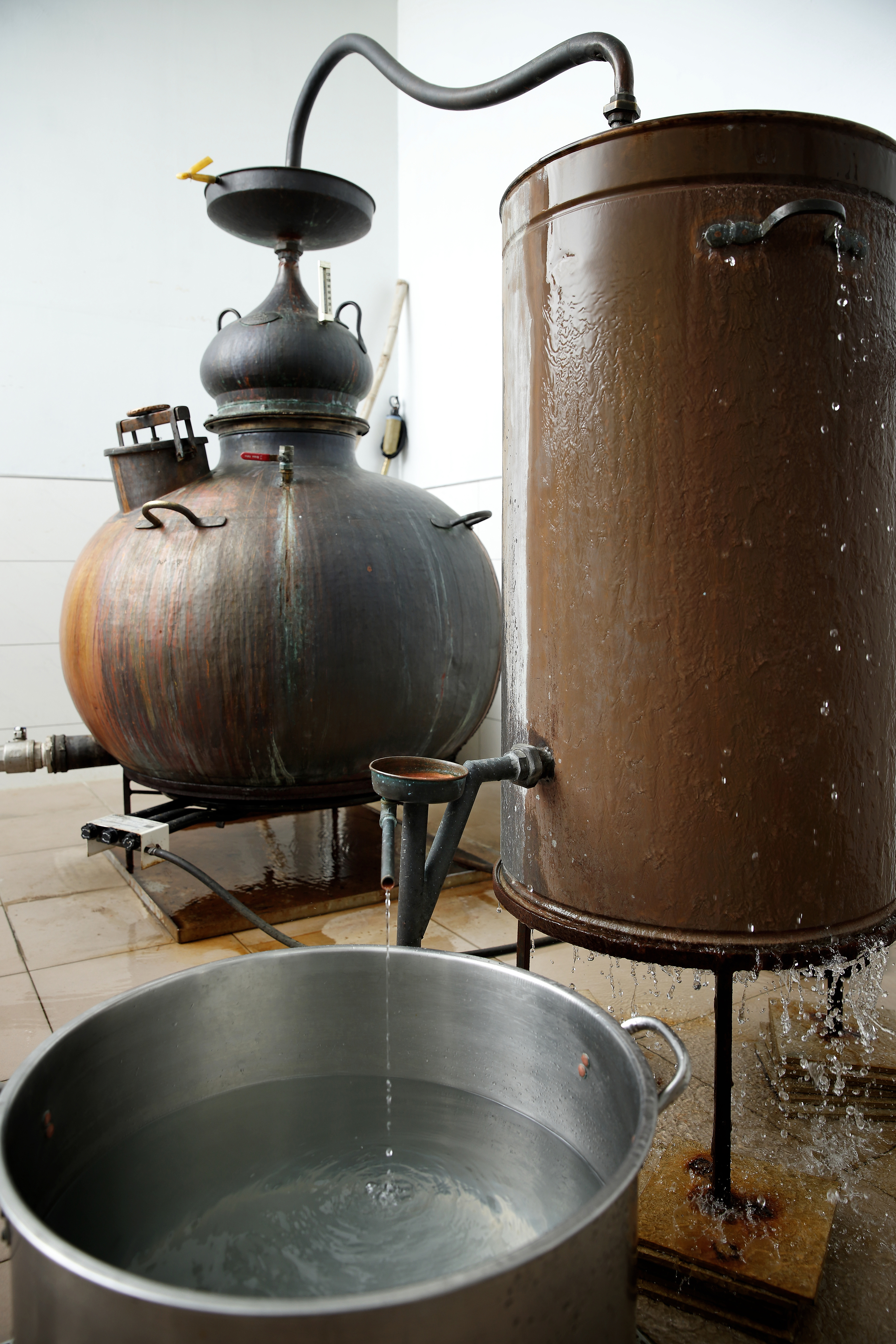 建廠時購入的葡萄牙銅製蒸餾器。 （恆器製酒提供） 