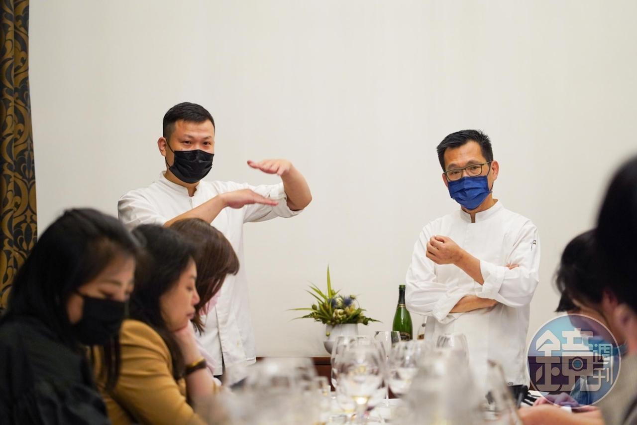 「Thomas Chien Restaurant」駐店主廚邱泓訓（左）追隨簡天才（右）多年，是多次跨國的大型米其林餐會裡的執行要角，簡天才形容他：「是用心鑽研型的廚師，細究風味的堆疊搭配，勤快找尋食材。」