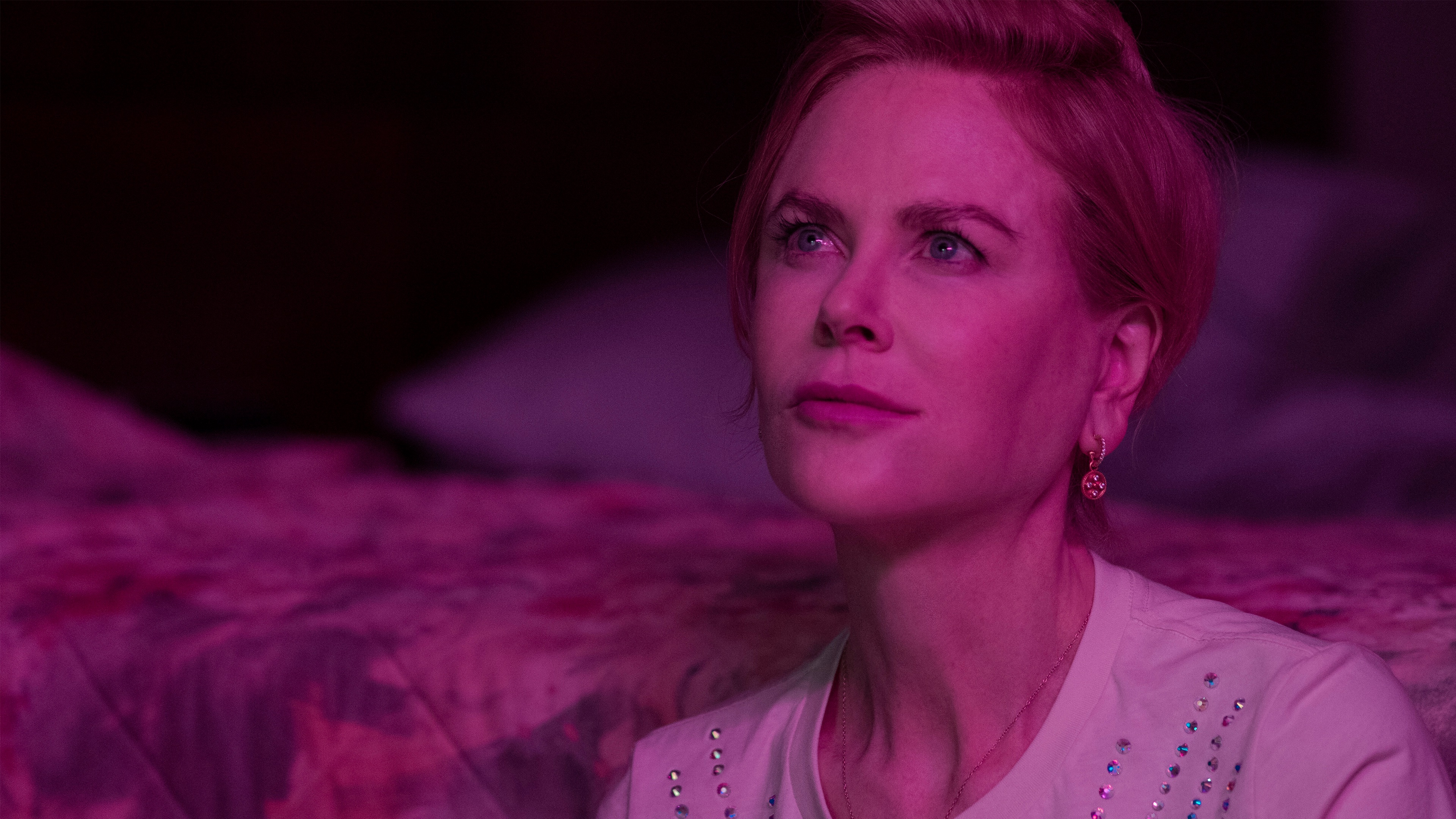 妮可基嫚監製並演出Apple TV＋全新影集《她們的怒吼》，片中大膽吞食照片。（Apple TV+提供）