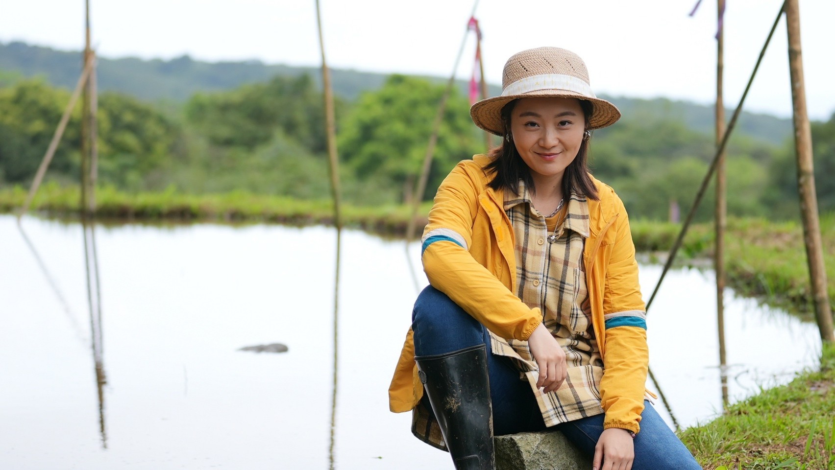 楊小黎到貢寮體驗當一日海女。（三立提供）