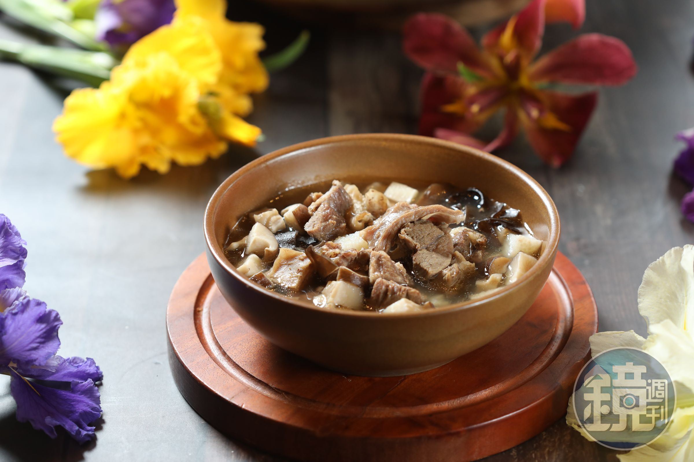 源自《隨園食單》的「羊肉羹」，掌握了「清」字訣，肉軟嫩湯鮮甜，熱夏寒冬兩相宜。