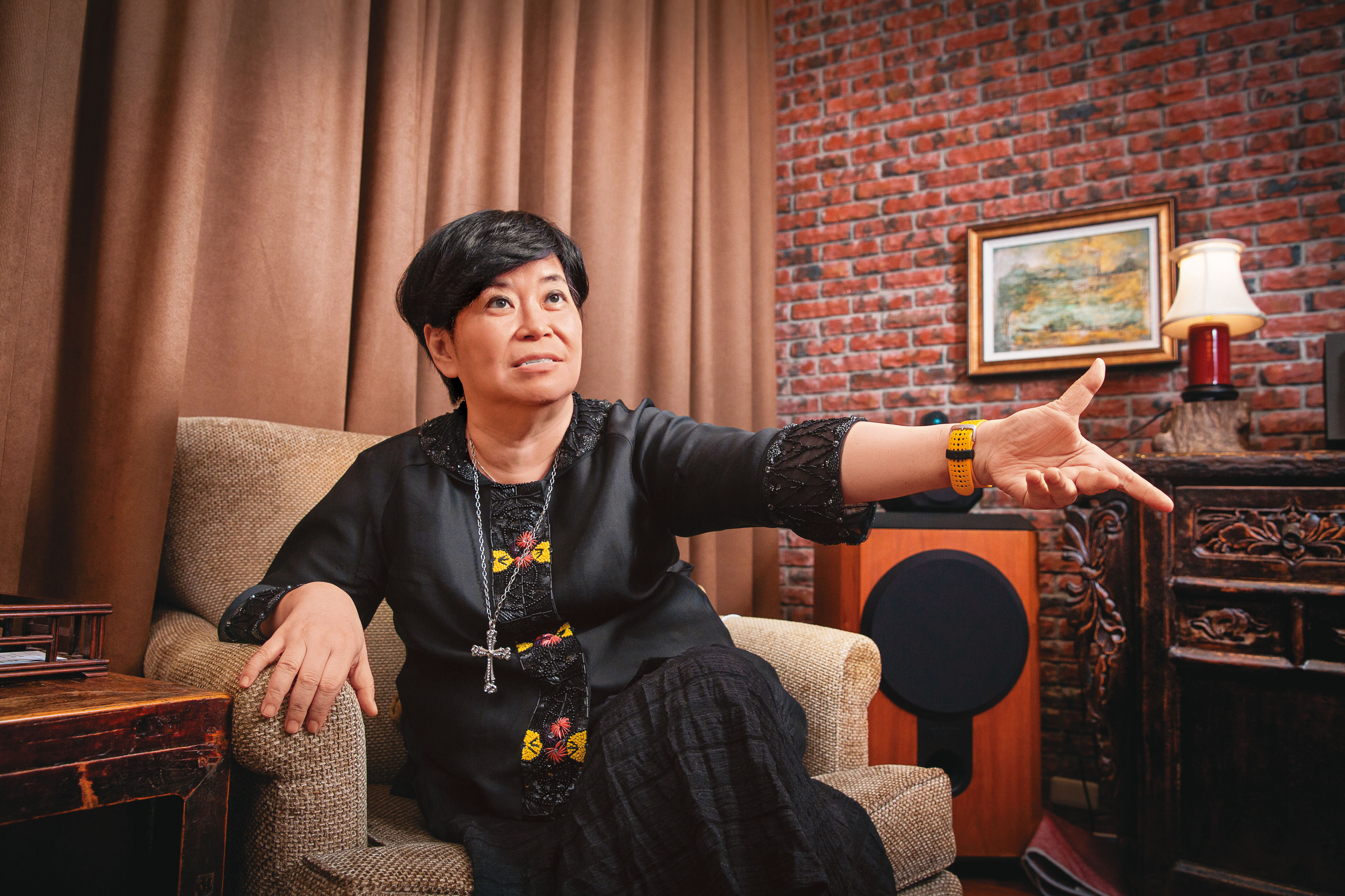 王長怡痛批外人利用自己心愛的女兒，藉此控制公司營運。