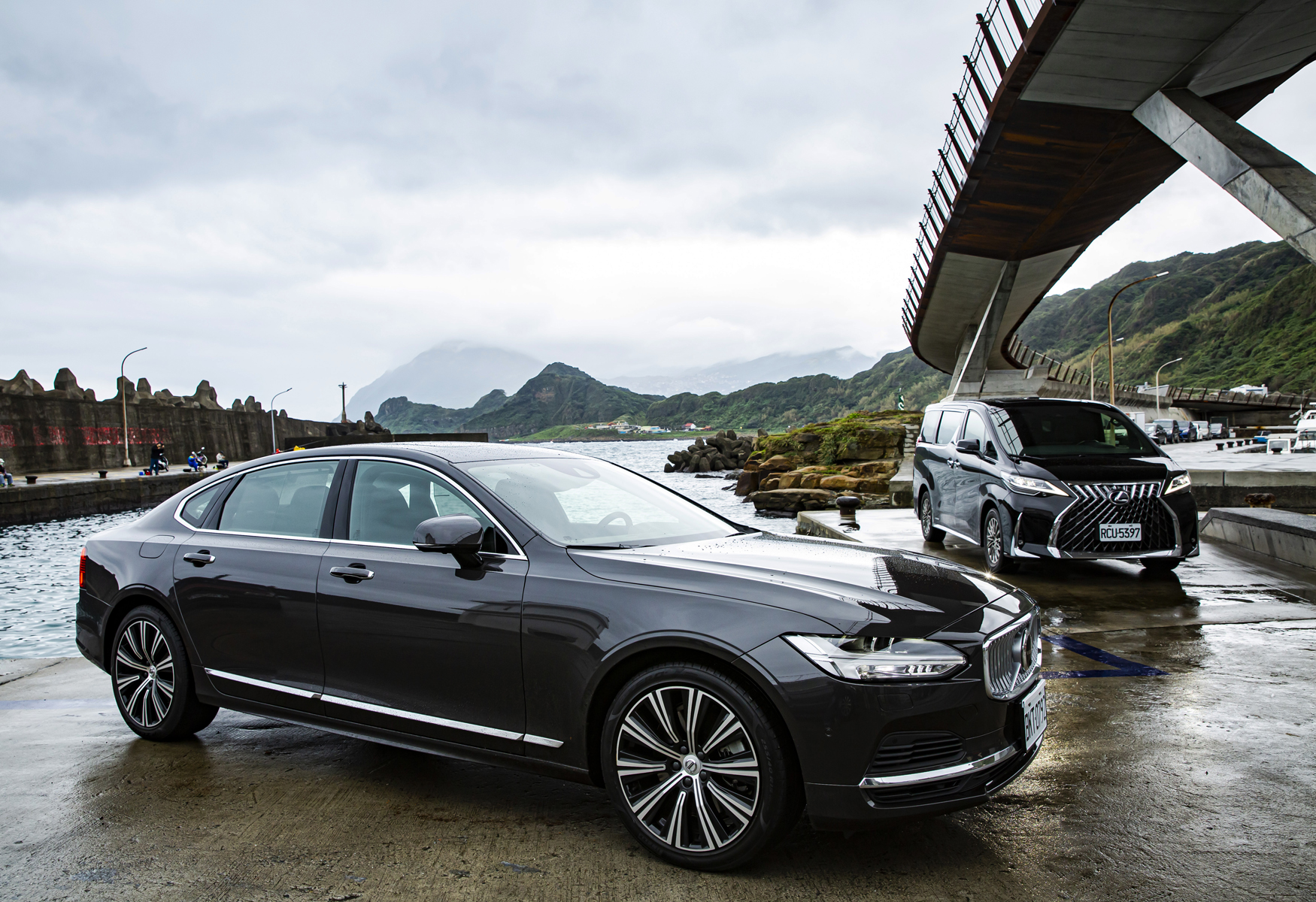 【動力玩家】總裁選邊站！LEXUS LM 300h四人座 V.S. VOLVO S90 T8 Recharge Inscription 