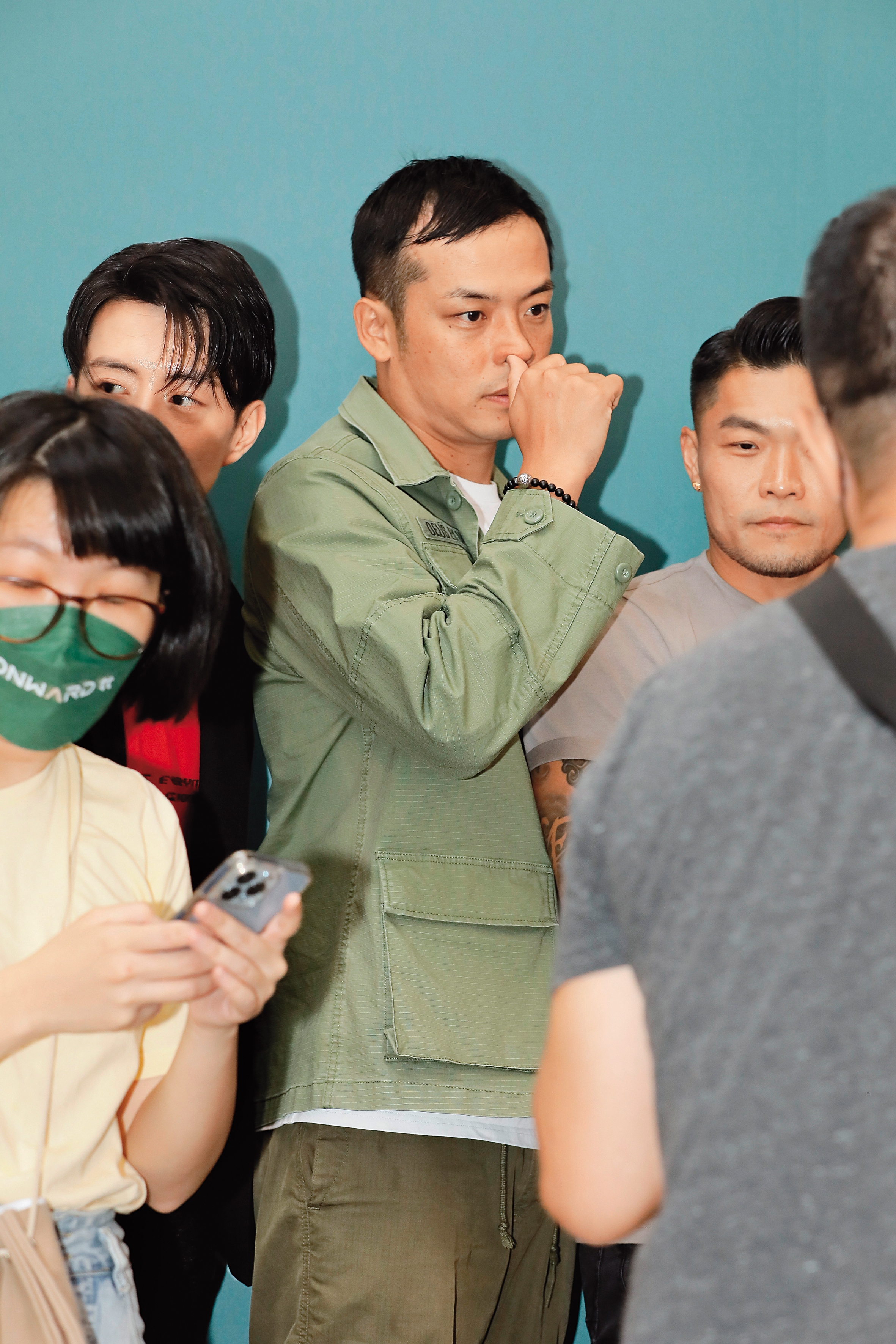 如今看到曾經高帥的姚元浩，頭髮「瞞」不住了，心好像被美工刀一筆一筆割著…（犀利人妻口吻）