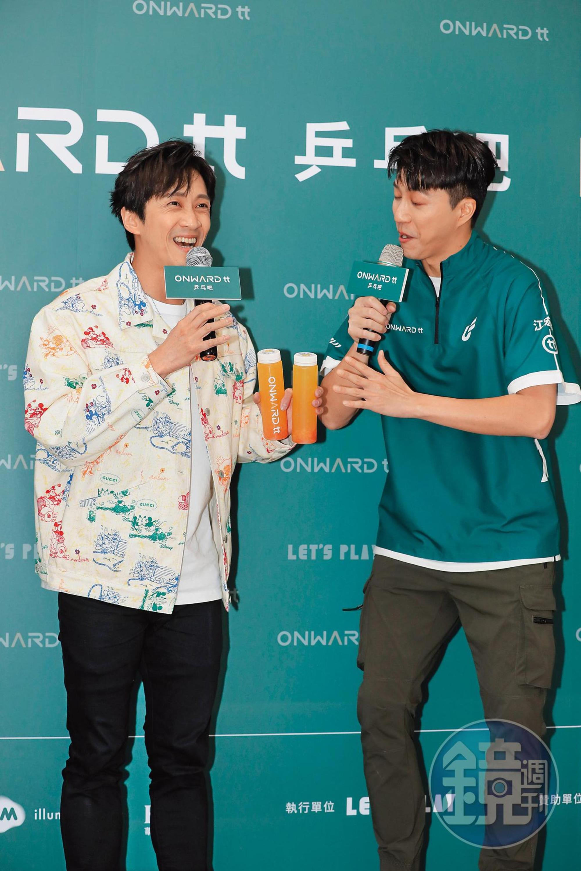 怎麼江宏傑（右）變得跟陳漢典（左）同個諧星fu？所謂「近墨者黑」，陳漢典你走開～（推）