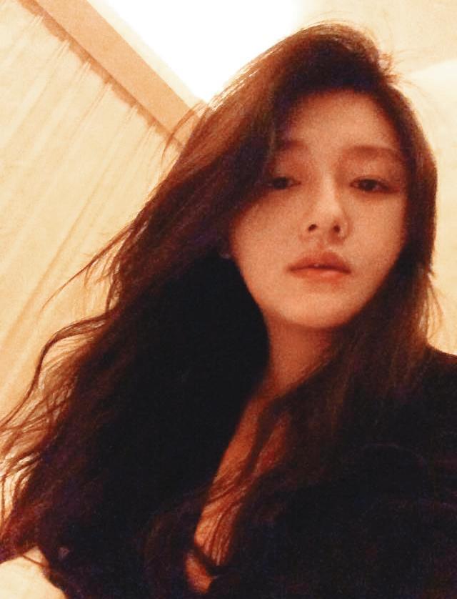 大S失婚之後,隨即離奇搭上20年前的男友酷龍,兩人沒見面就決定結婚。(翻攝大S臉書)