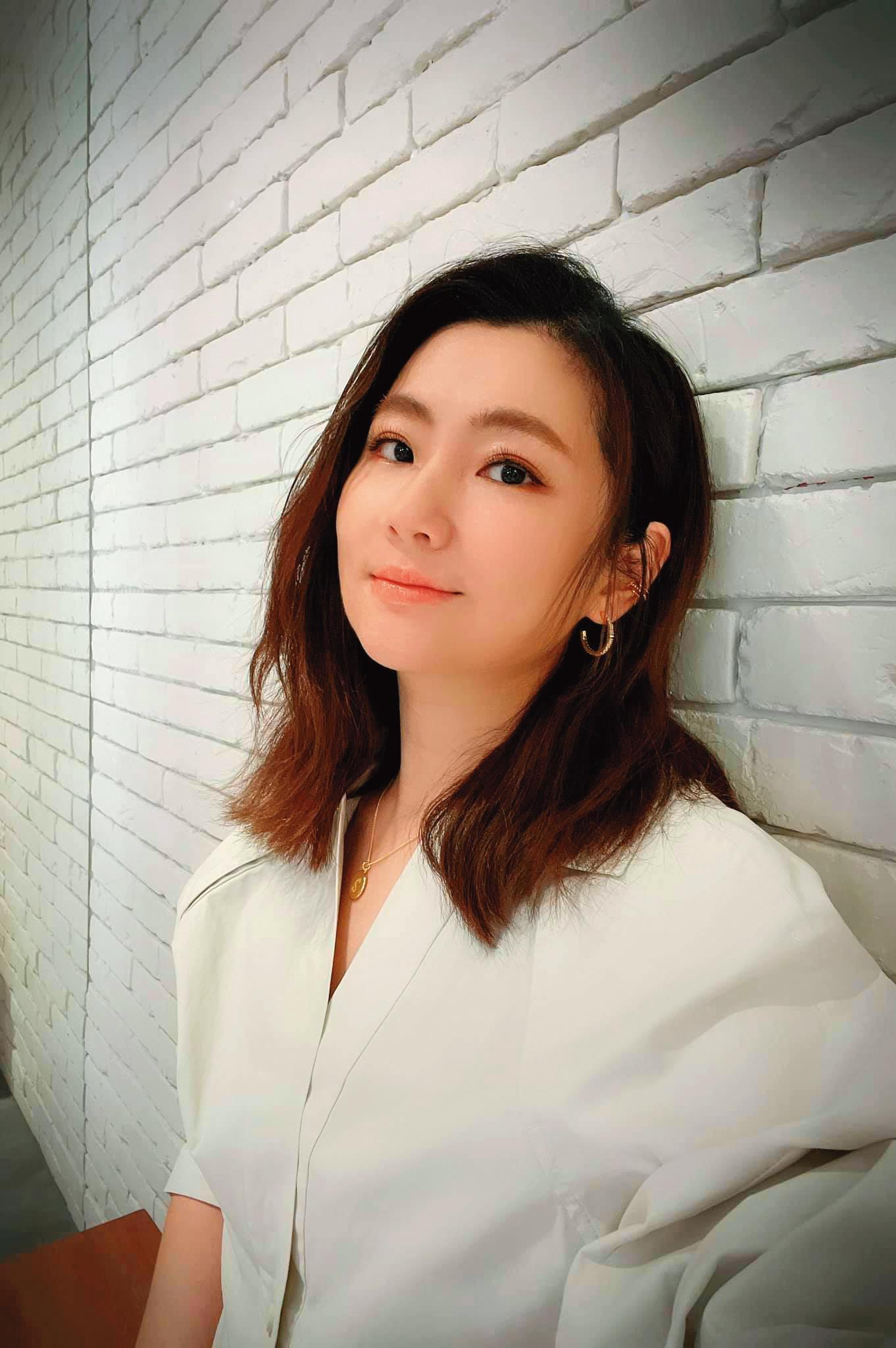 Selina目前沈浸在新戀情中,而且不避諱對外分享甜蜜種種,講起來頗有少女懷春的韻味。(翻攝Selina臉書)