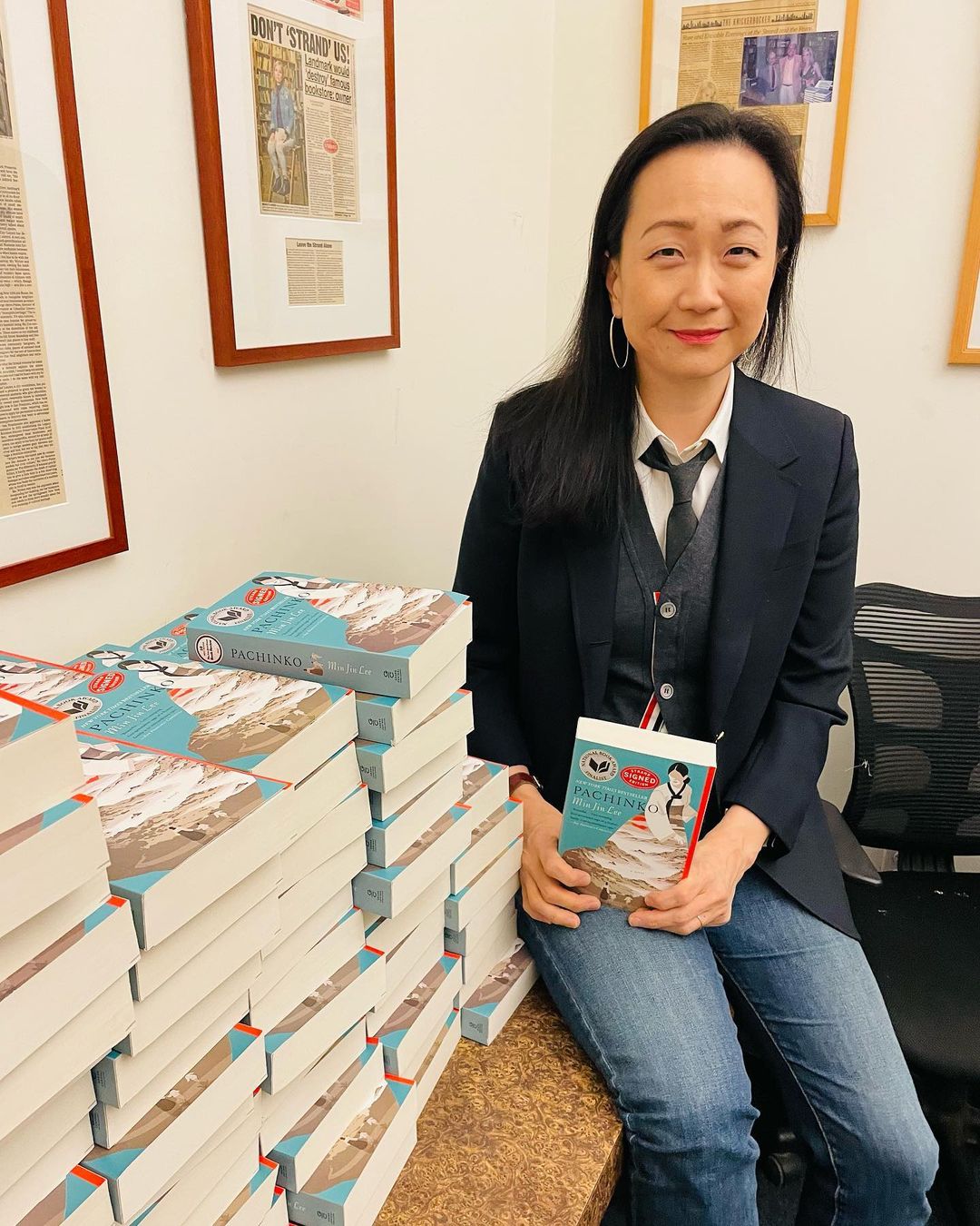 韓裔美籍小說家李珉貞親自此採訪了許多在日朝鮮人完成小說《柏青哥》。(翻攝自李珉貞Instagram)