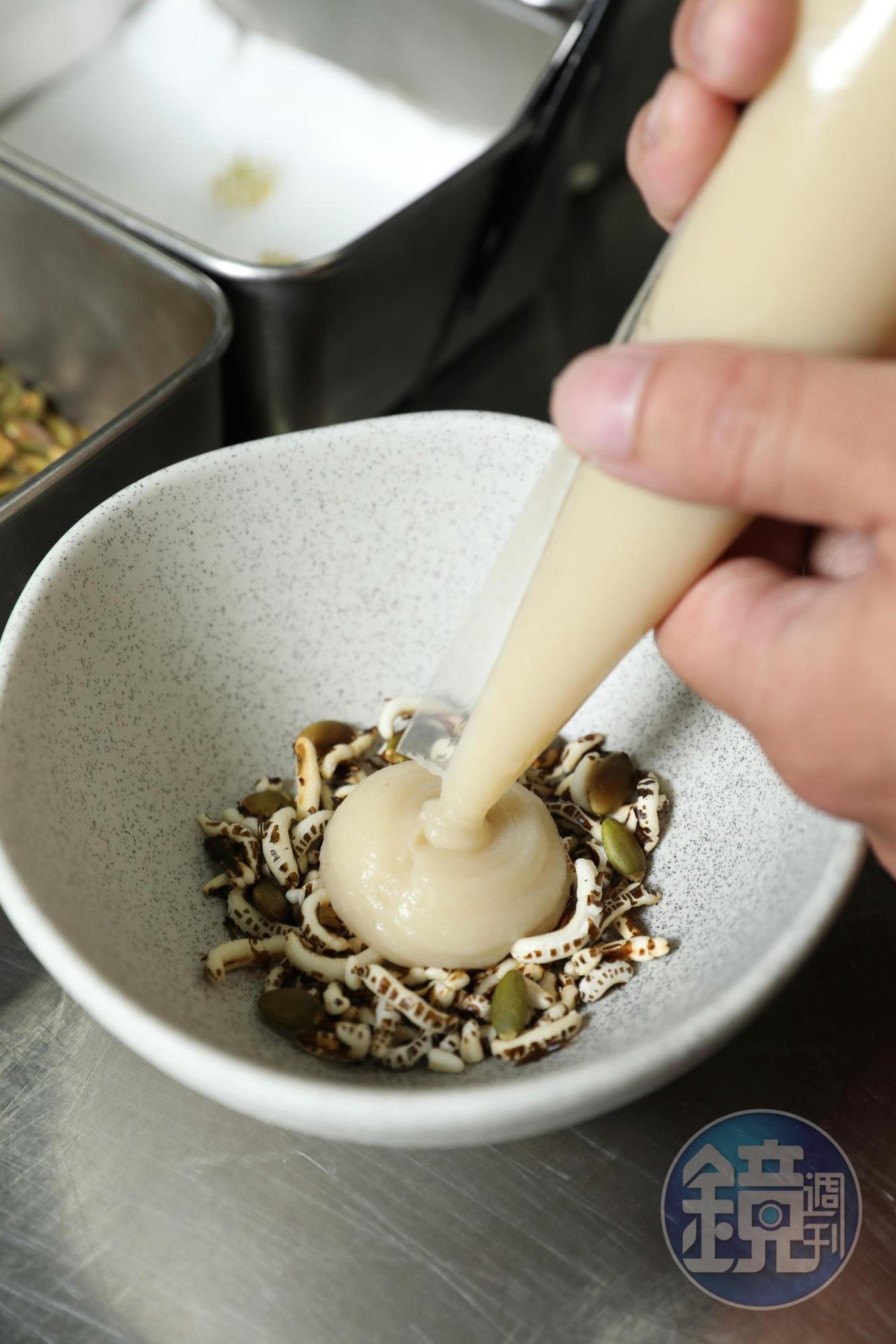 馬鈴薯泥鬆綿清爽，散發炭烤香氣。
