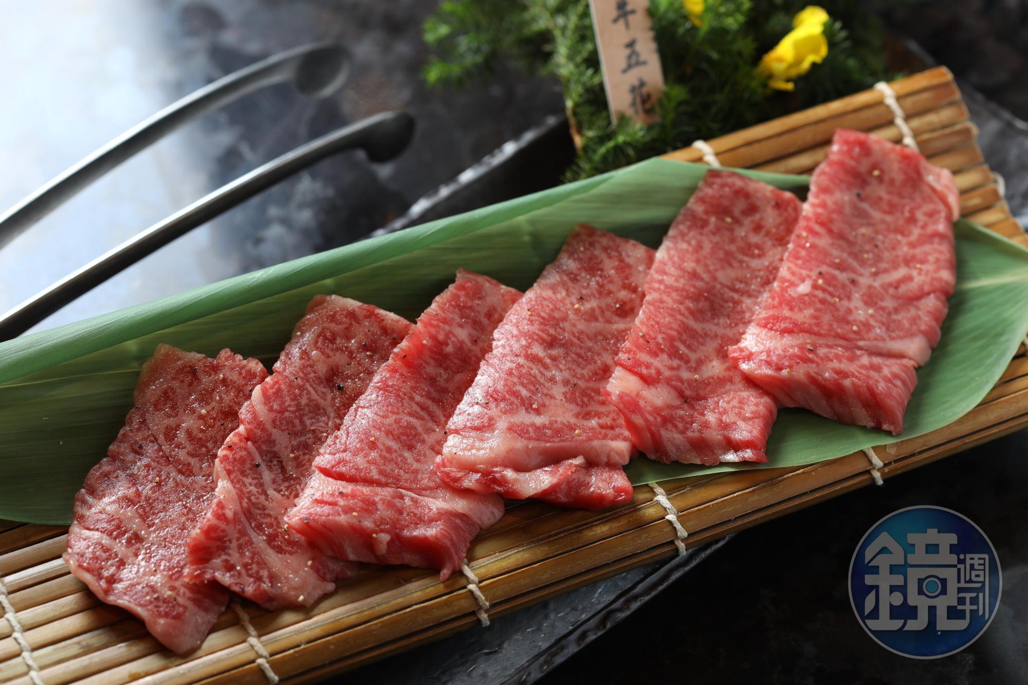 「老乾杯牛五花」油脂腴美，和香氣豐盈的清酒是定番組合。（378元／份）