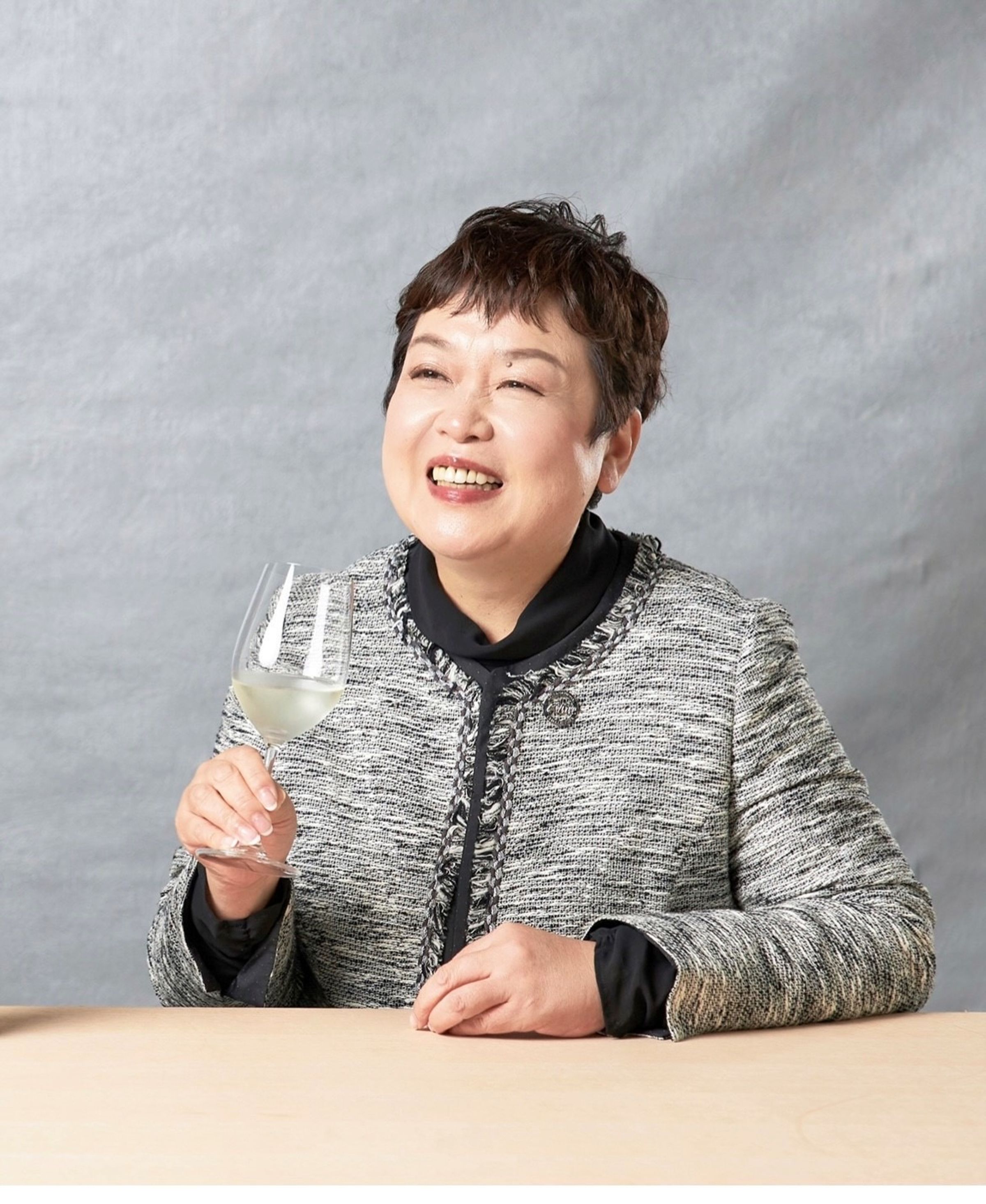 乾杯集團董事長的姐姐平出淑惠女士，擁有諸多酒界頭銜，清酒祭由她出馬初挑獨家酒款。（乾杯提供）