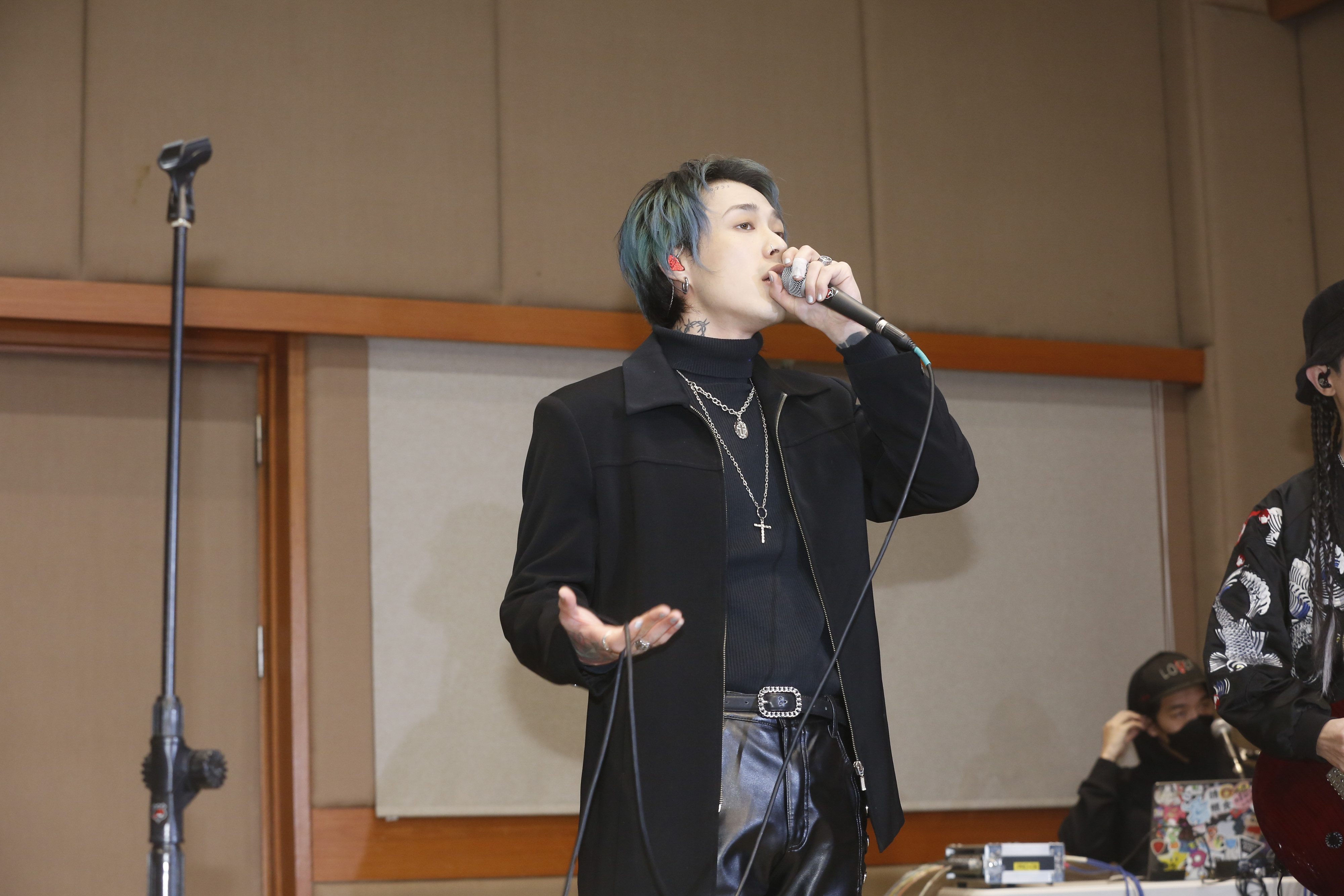 TRASH為5月21、22日在台北小巨蛋登場的《出來面對音樂節》彩排。