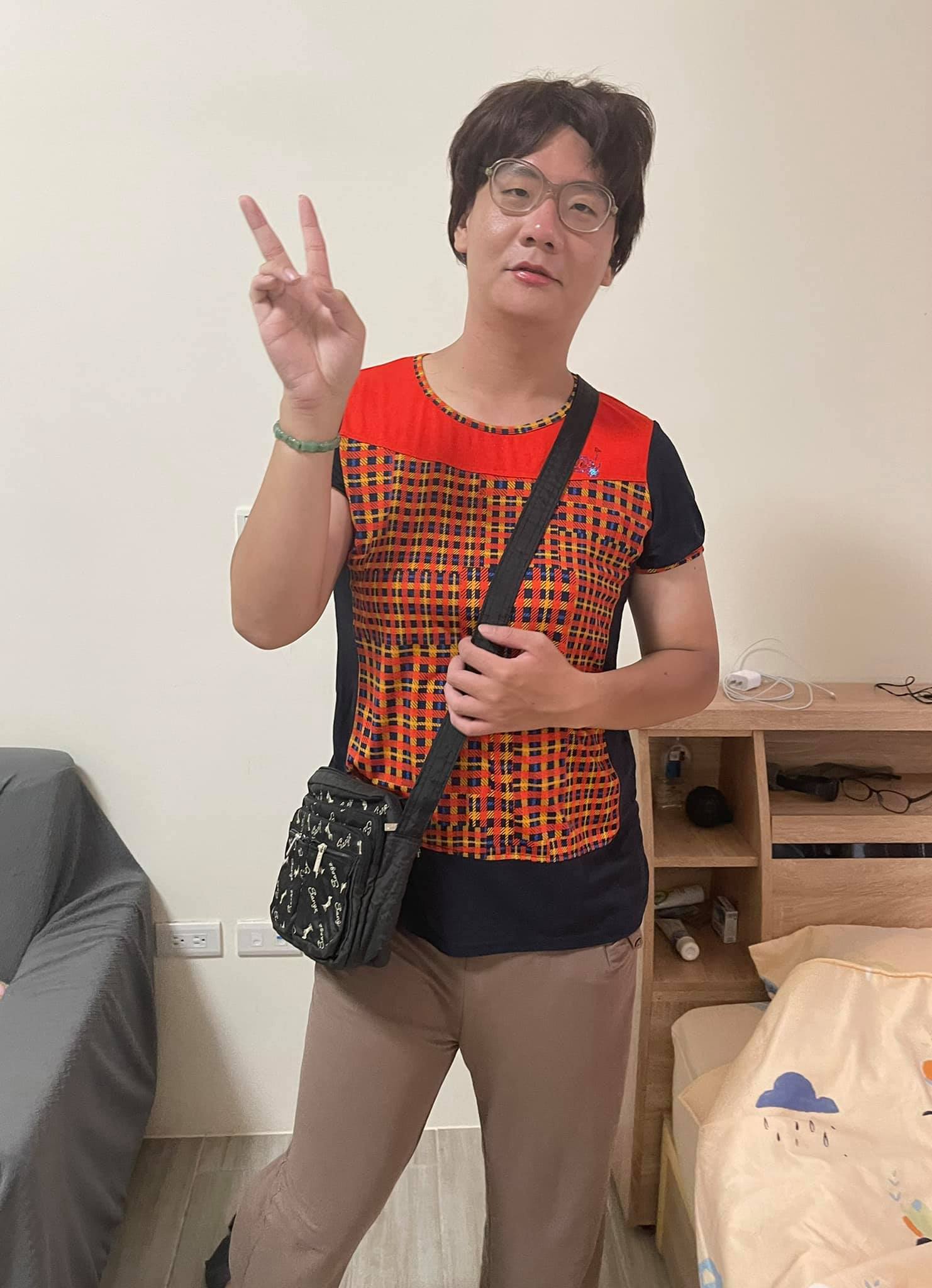 阿翰扮演房東阿姨系列影片深受粉絲喜愛。（翻攝自阿翰po影片臉書）