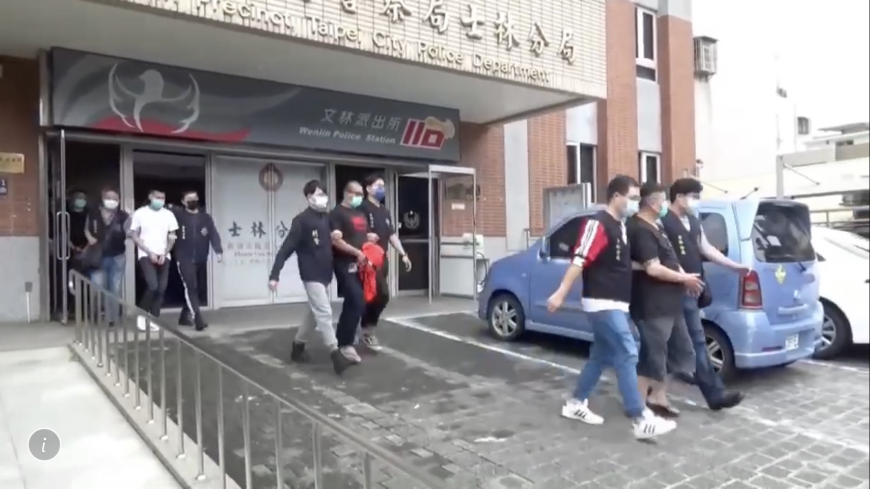 警方訊後將周男等7人依法送辦。（翻攝畫面）