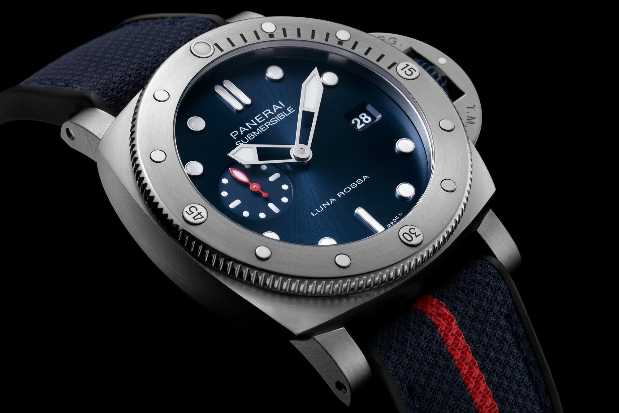 Submersible QuarantaQuattro Luna Rossa PAM01391,限量1,500只,建議售價NT$289,000。