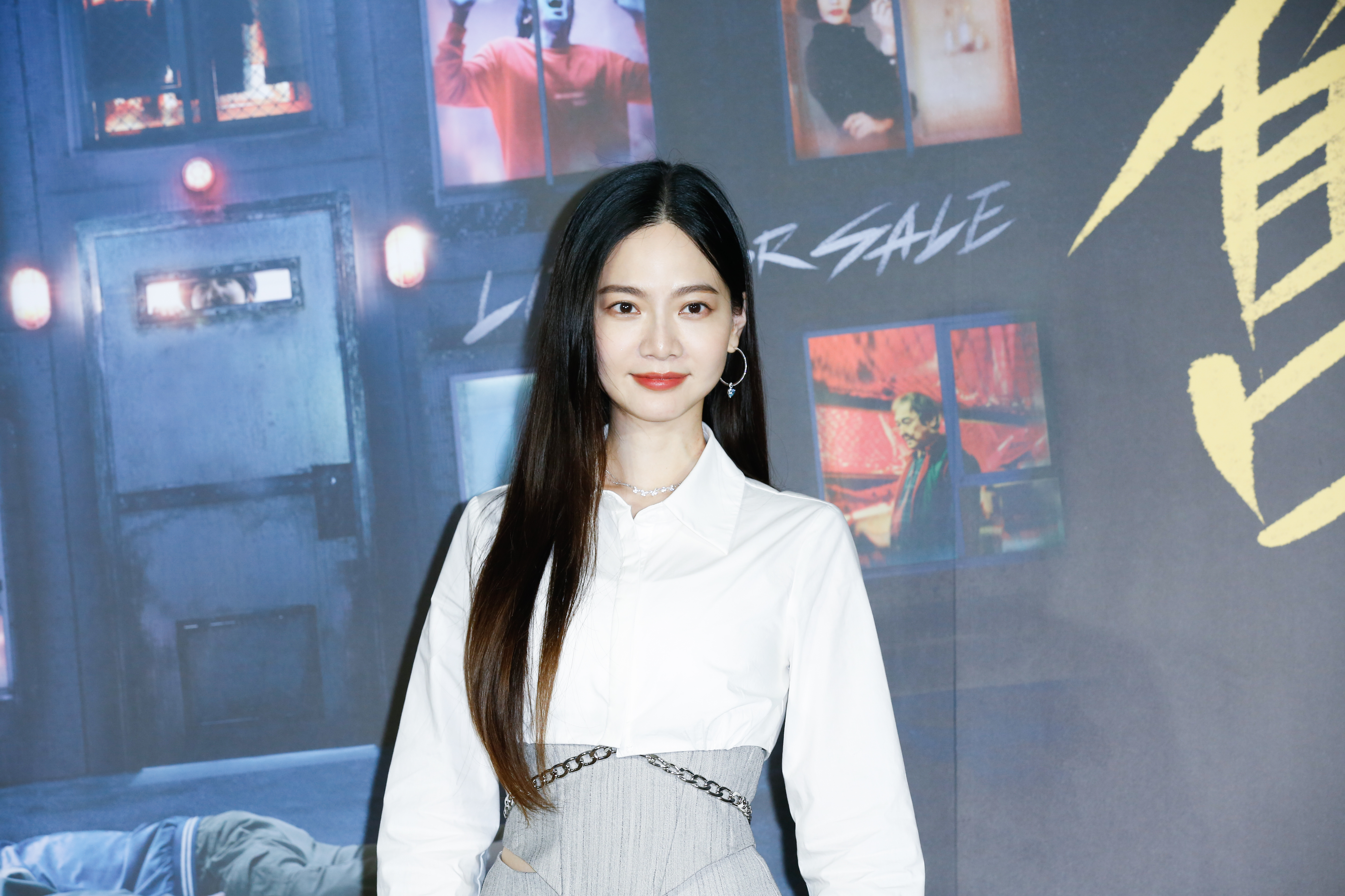 曾之喬在《售命》中有與傅孟柏的激情床戲，她拍前自灌薑母鴨放鬆情緒，不料酒精太濃害她頭暈發熱。