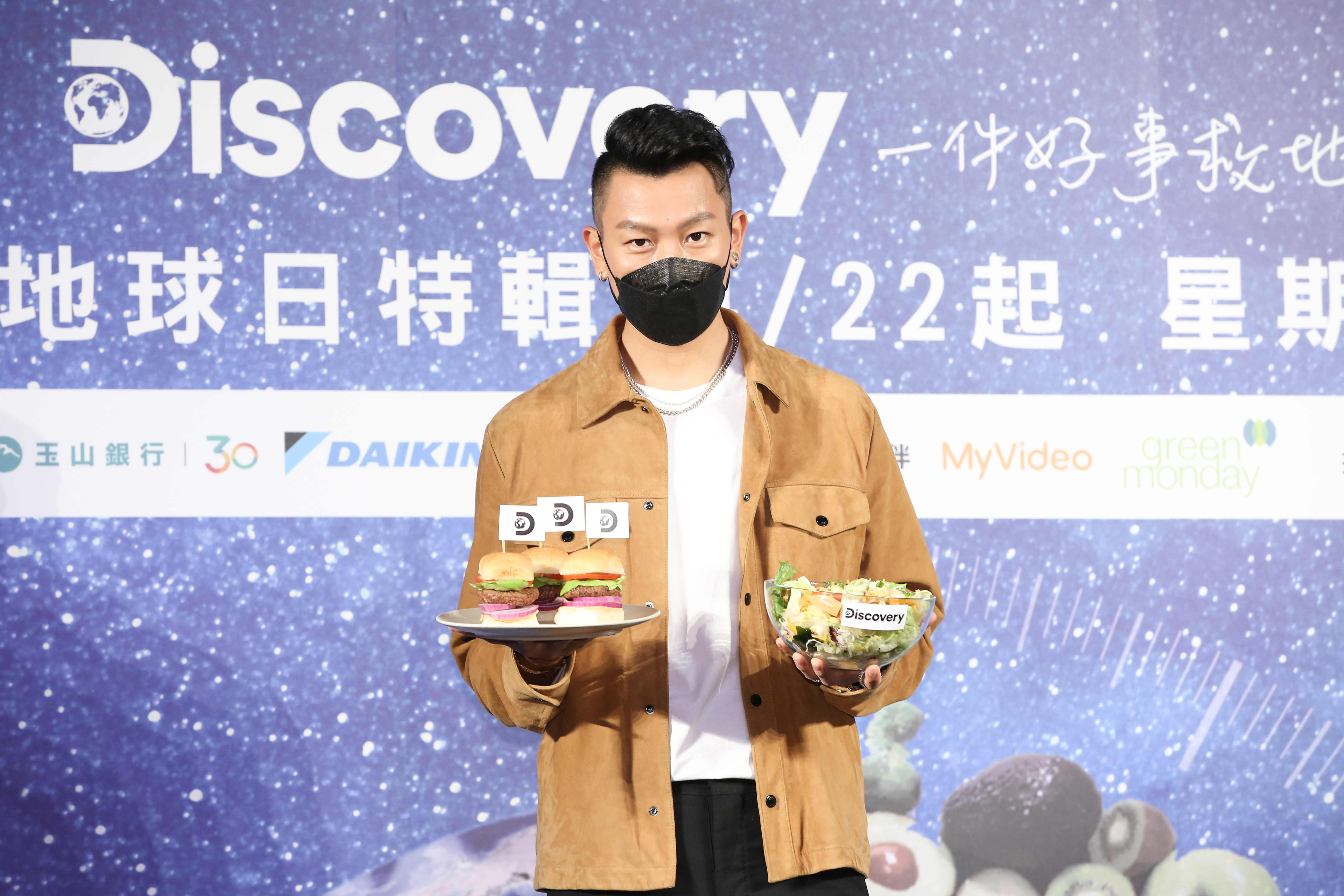 瘦子E. SO完成21天不吃肉的挑戰，覺得過程比想像中更為容易，也真正體會到美食的滋味。