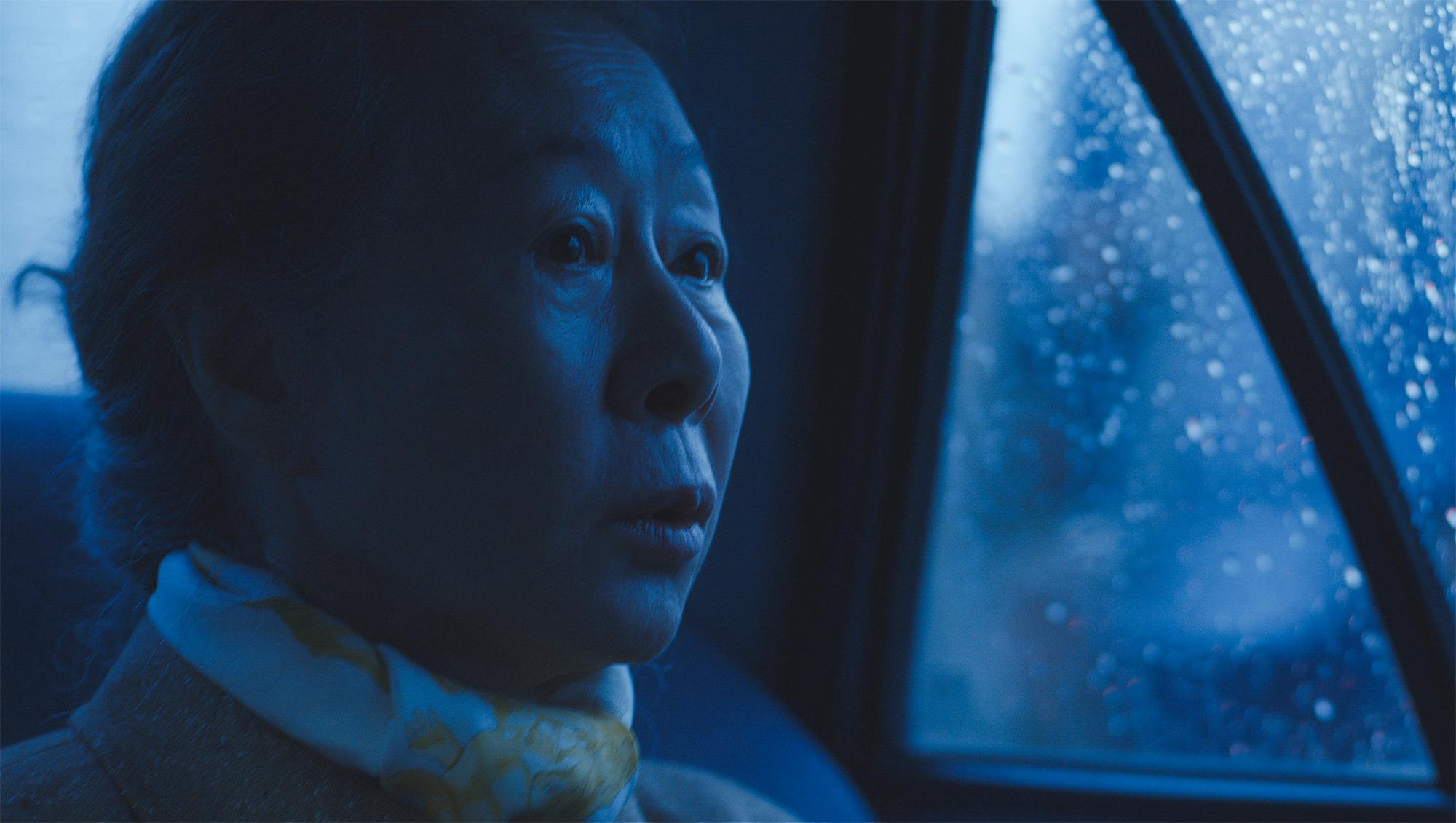 尹汝貞在《柏青哥》飾演老年善慈，多年後回到韓國的橋段讓她感觸良多。（Appla TV+提供）