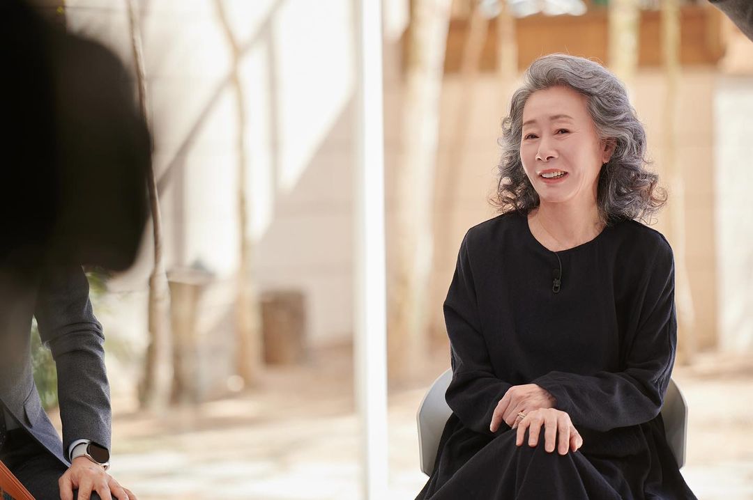 尹汝貞從影超過50年,她坦言沒想過自己會演這麼久。(翻攝hook entertainment IG)