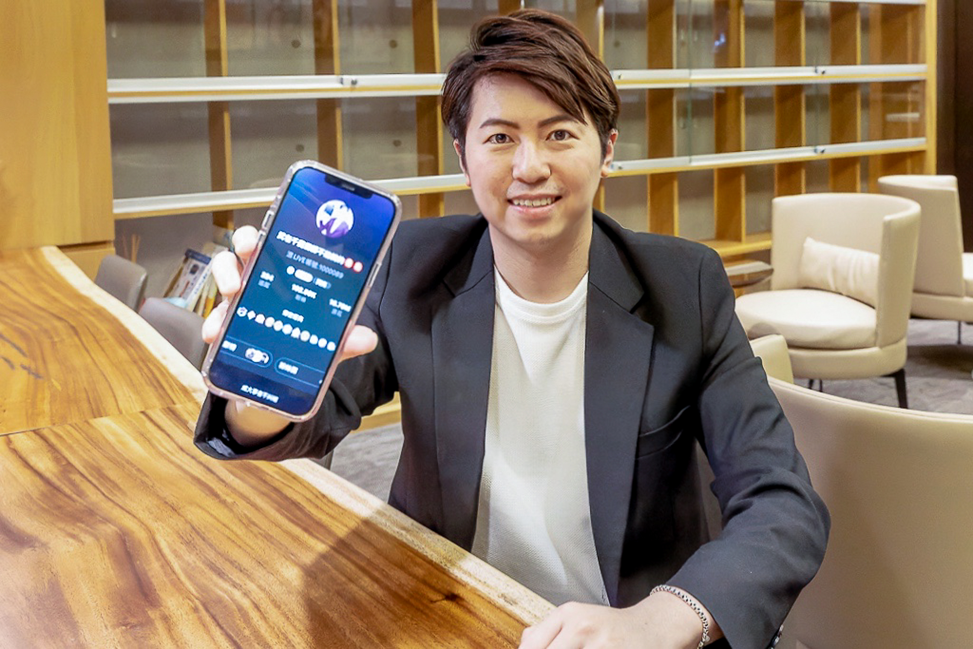 浪LIVE營運長武傳翔（武老千）曾是爆紅直播主，非常了解直播間大小事，也開過上百場直播培訓講座。