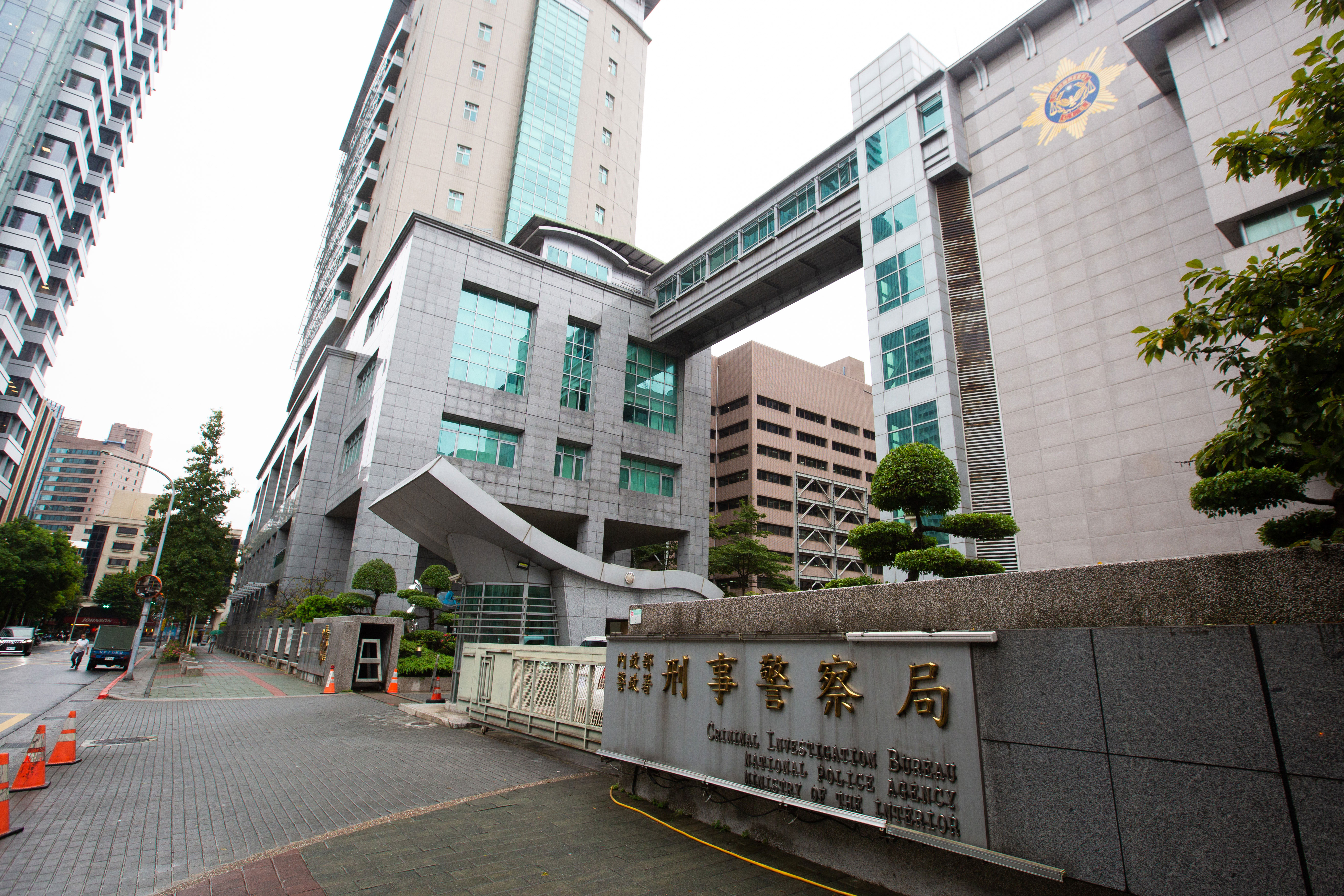 刑事警察局近期追蹤境外投資詐騙案，發現「香港仙股」暗藏陷阱。