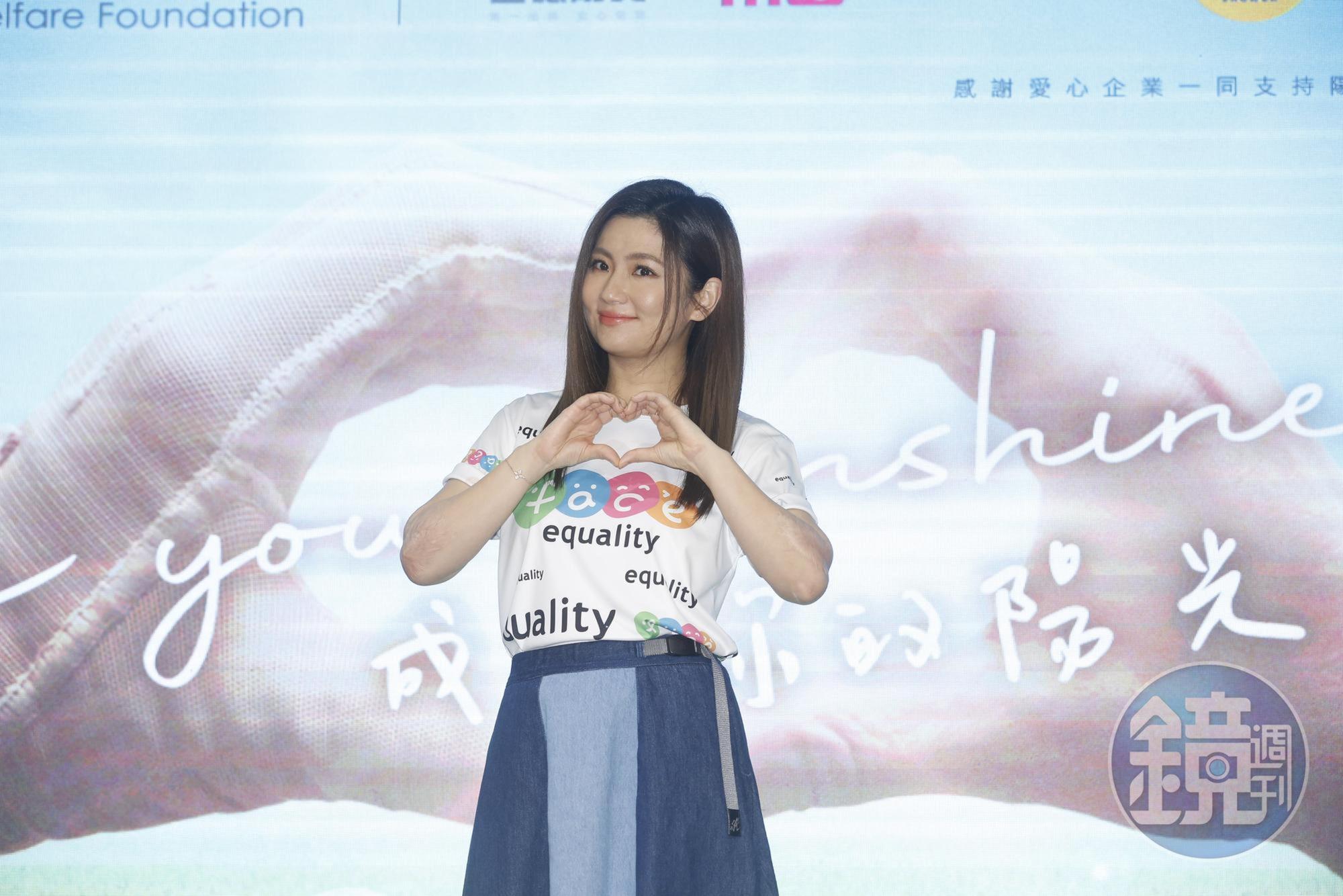 提及與男友小徐交往,Selina一臉甜蜜。