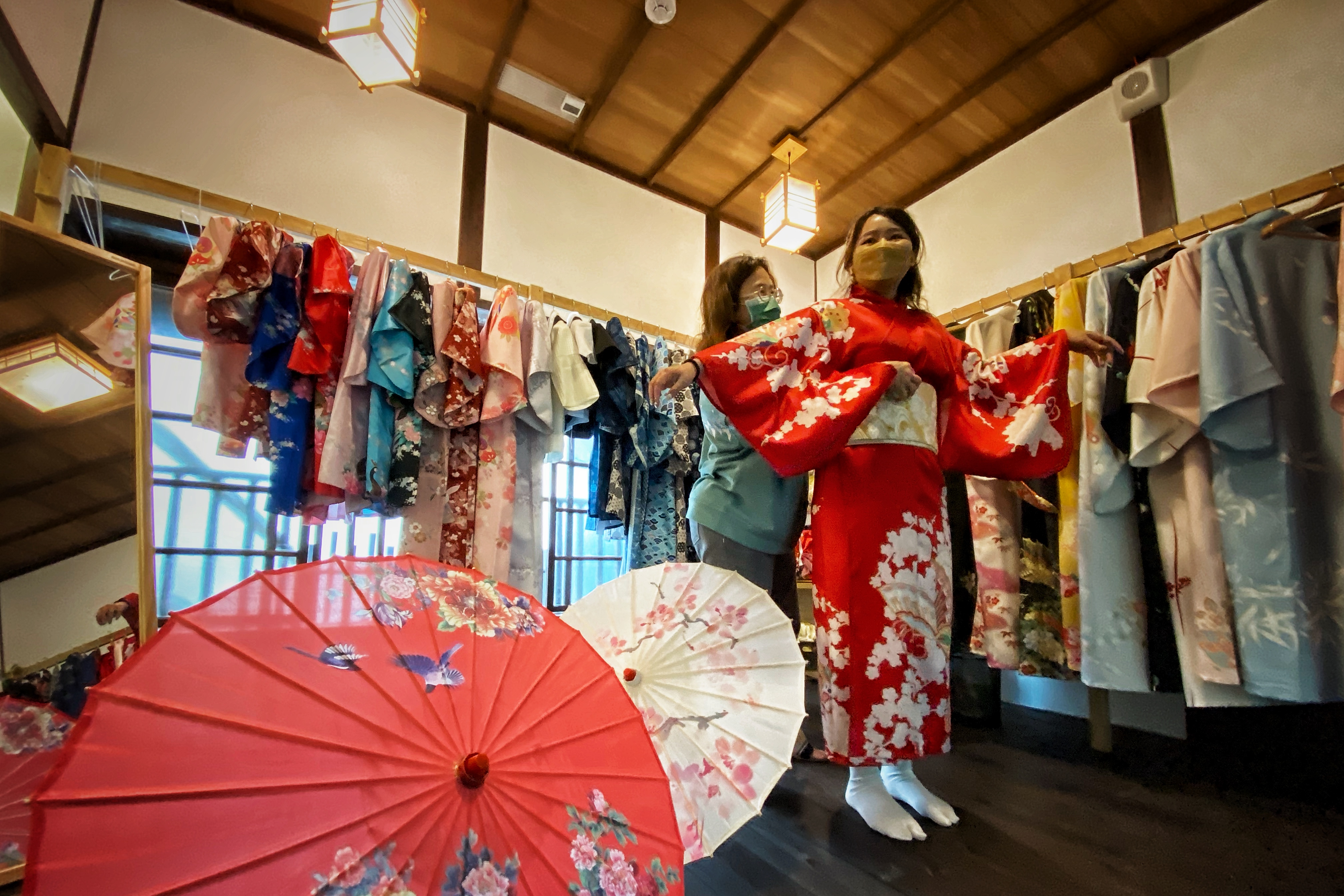 店內有多款和服可供男、女與小朋友挑選。
