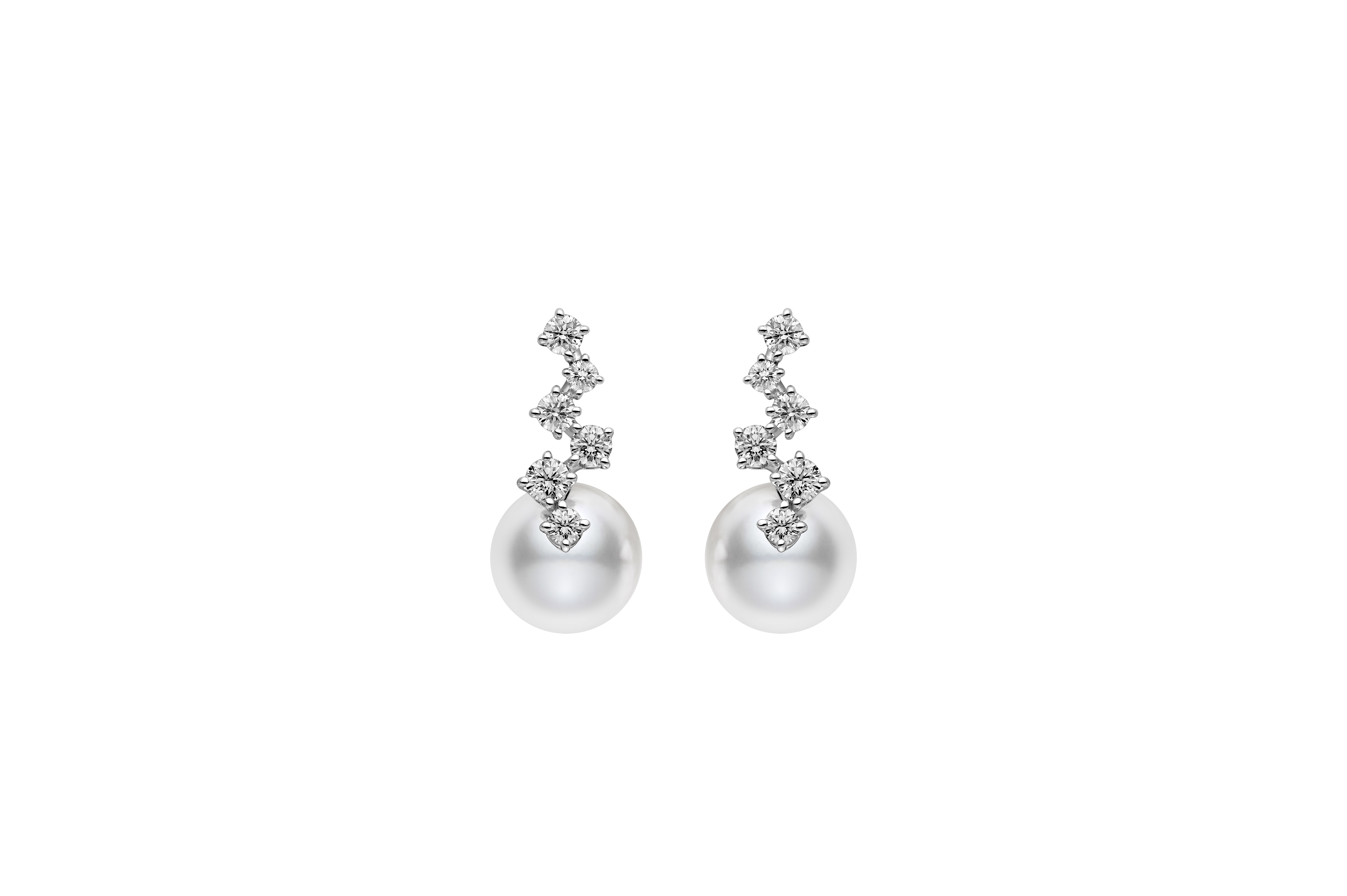 Starry Night系列珍珠鑽石耳環 NT$122 ,000 MIKIMOTO。（MIKIMOTO提供）