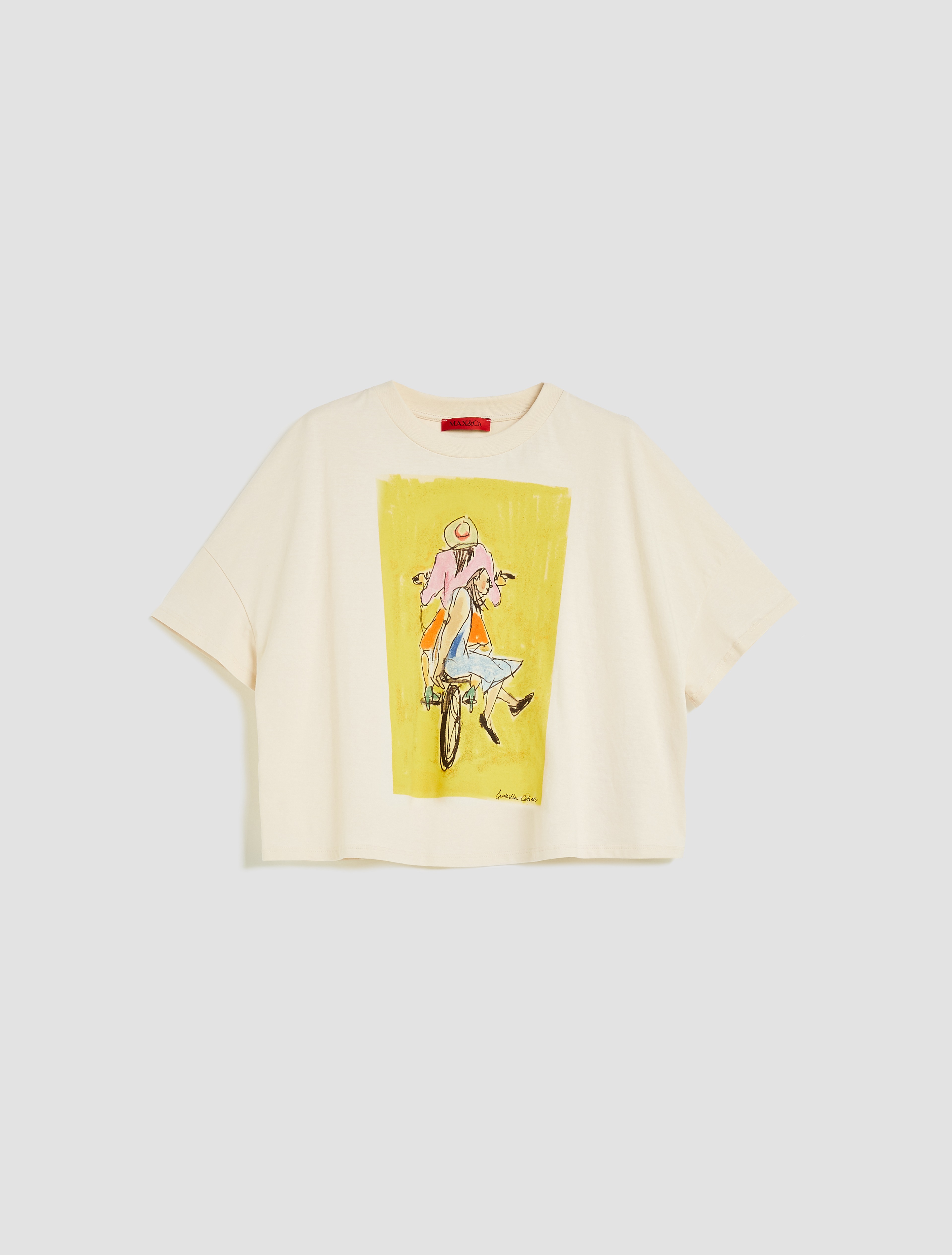 《姐妹》插圖箱型T-shirt NT$7,900 MAX&Co. (MAX&Co.提供)
