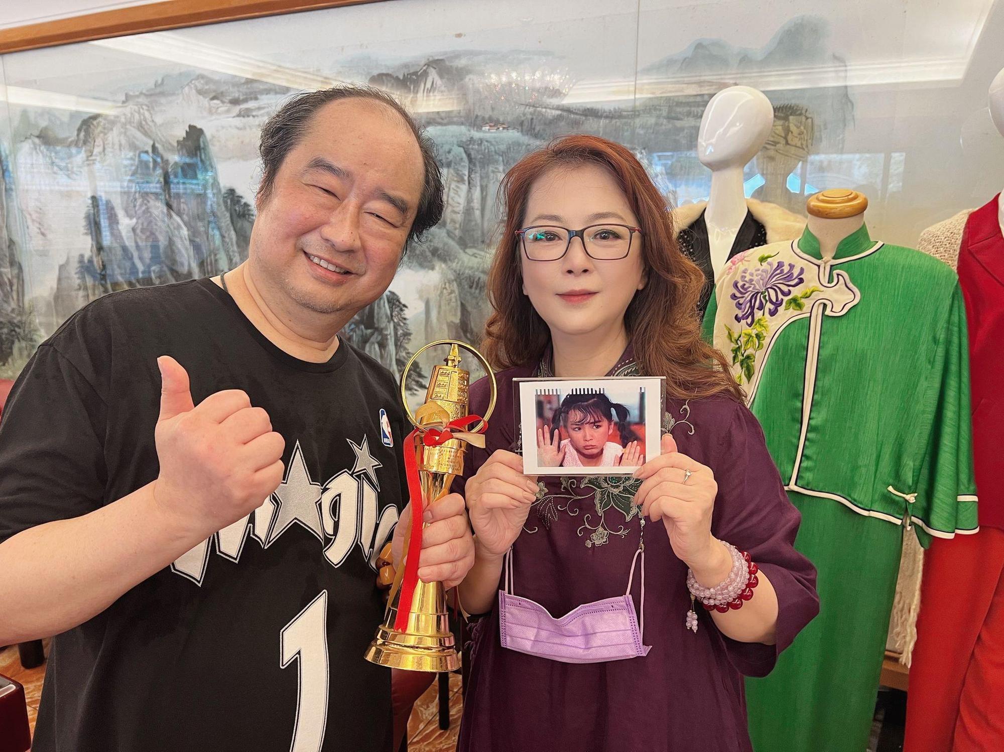 昔日和瓊瑤合作的女星趙永馨(右)和導演沈怡(左)。 (「瓊瑤故事館籌備處」提供)