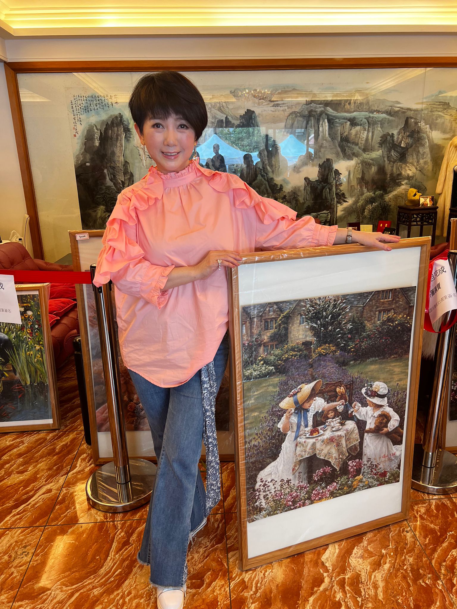 周思潔收藏了瓊瑤的簽名拼圖。（「瓊瑤故事館籌備處」提供）