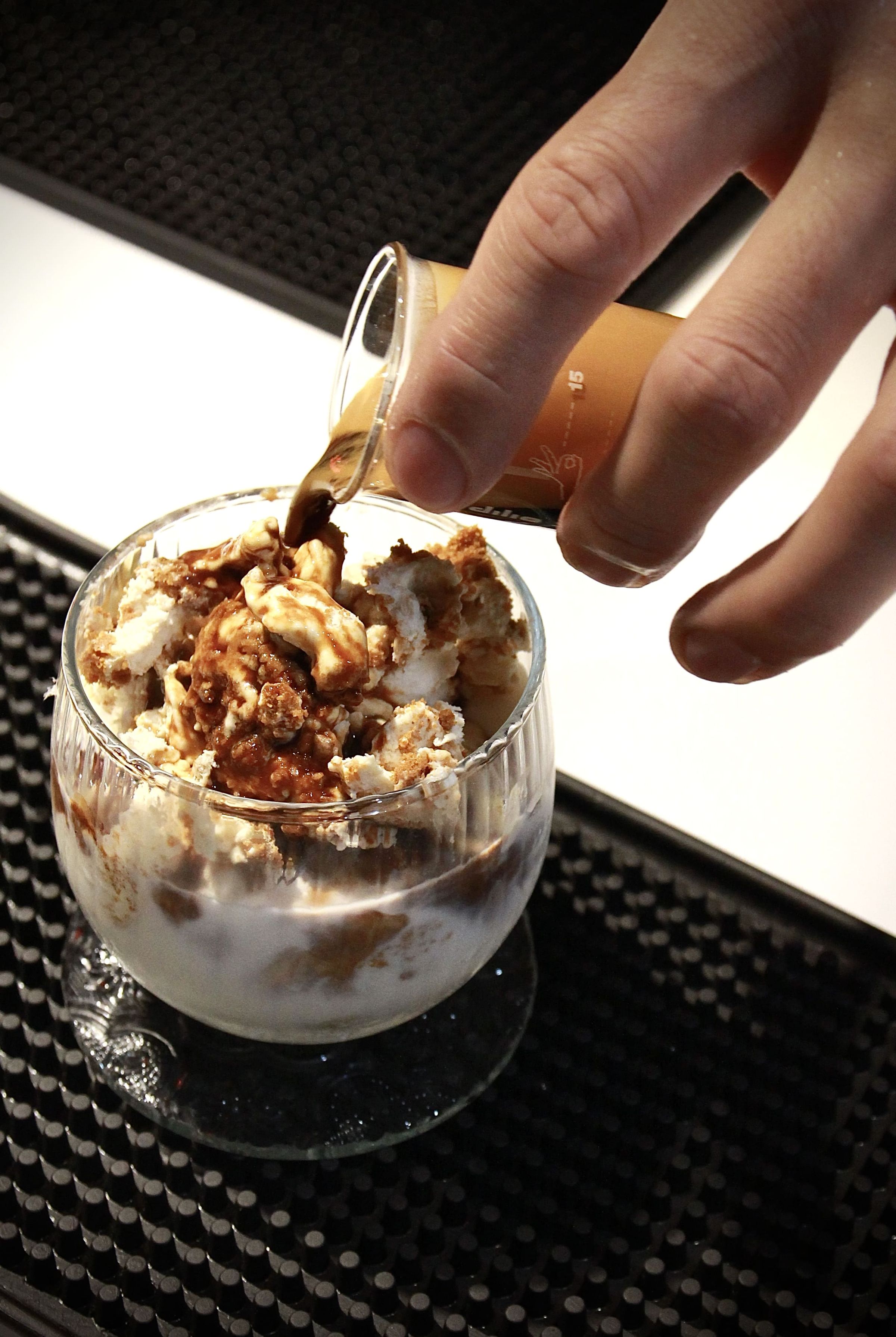 「阿福軟豆」也就是Affogato ，楊嘉祥女友Sandy自製的冰淇淋保證讓螞蟻人滿意。（180元／份）