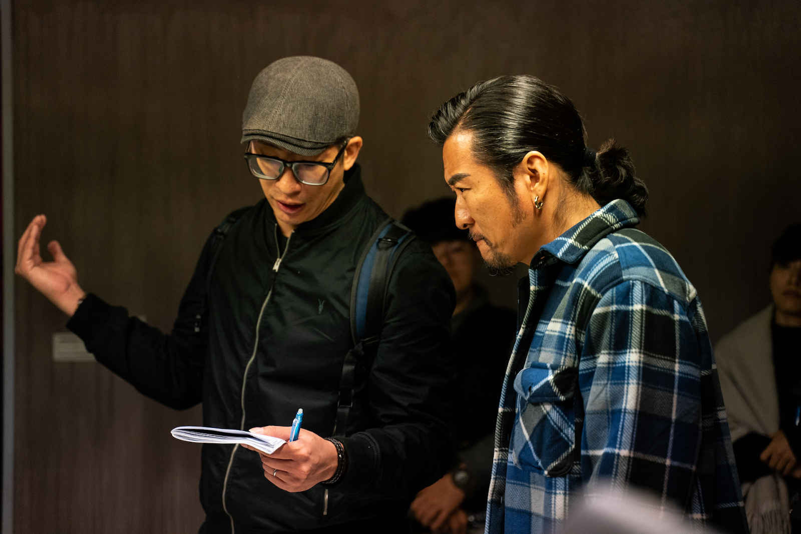 鄧仲謀（左）在劇本階段就鎖定孫興（右）演出，後來也如願以償。（威視電影提供）