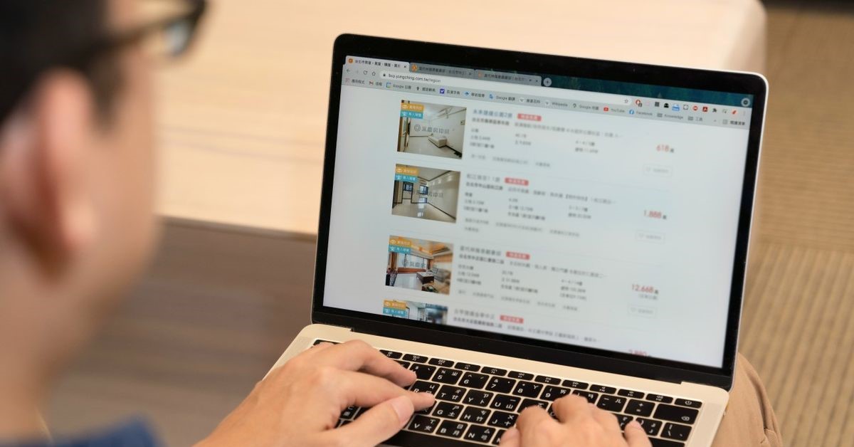 在永慶房仲網或是永慶快搜APP上，只要房屋介紹有標示「專人導覽」標籤，即可線上欣賞該屋介紹影片。