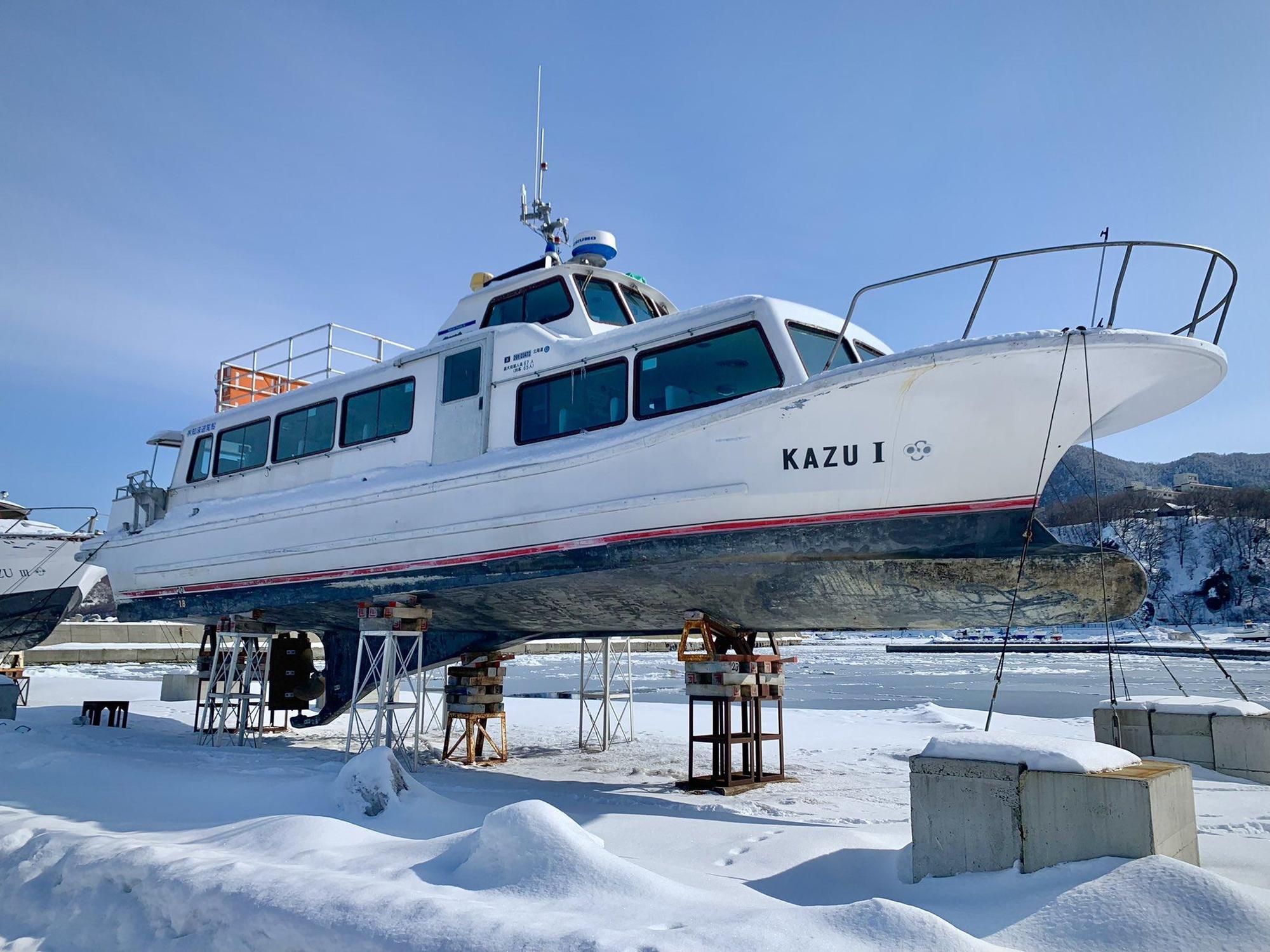 日本北海道觀光船「KAZU1」23日下午通報進水後失聯，目前尋獲的11人均已身亡，包含1名3歲女童。（翻攝自推特）