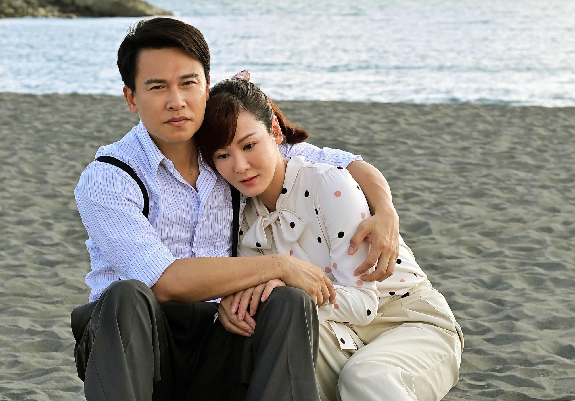 在《美麗人生》中邱琦雯和王振復飾演貧苦夫妻。（台視提供）