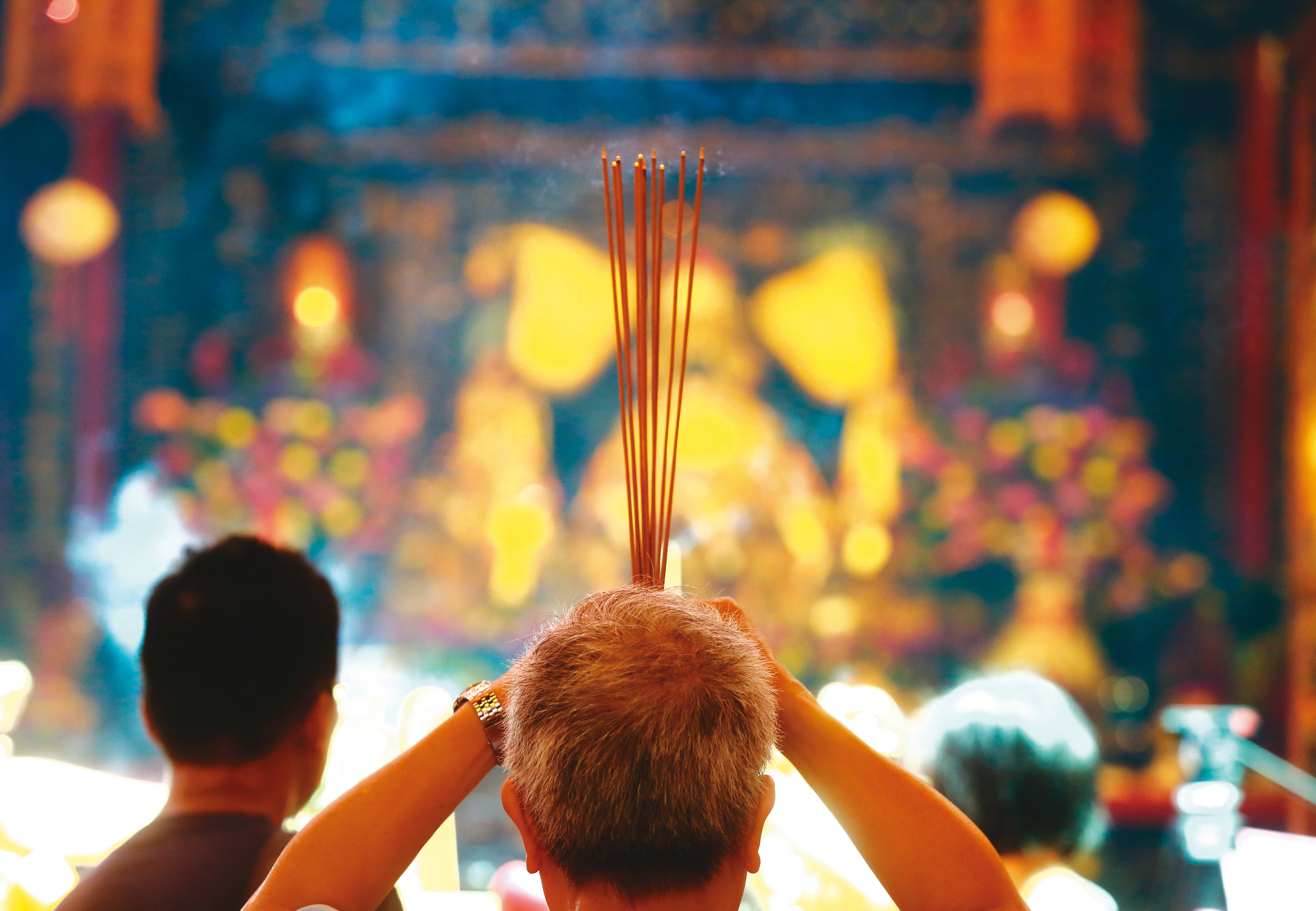 環保團體若肯逆鱗倡言禁止拜拜焚燒香燭紙錢，加上政府宣導，那麼人人心中的減碳魔鬼，還是能慢慢清除。