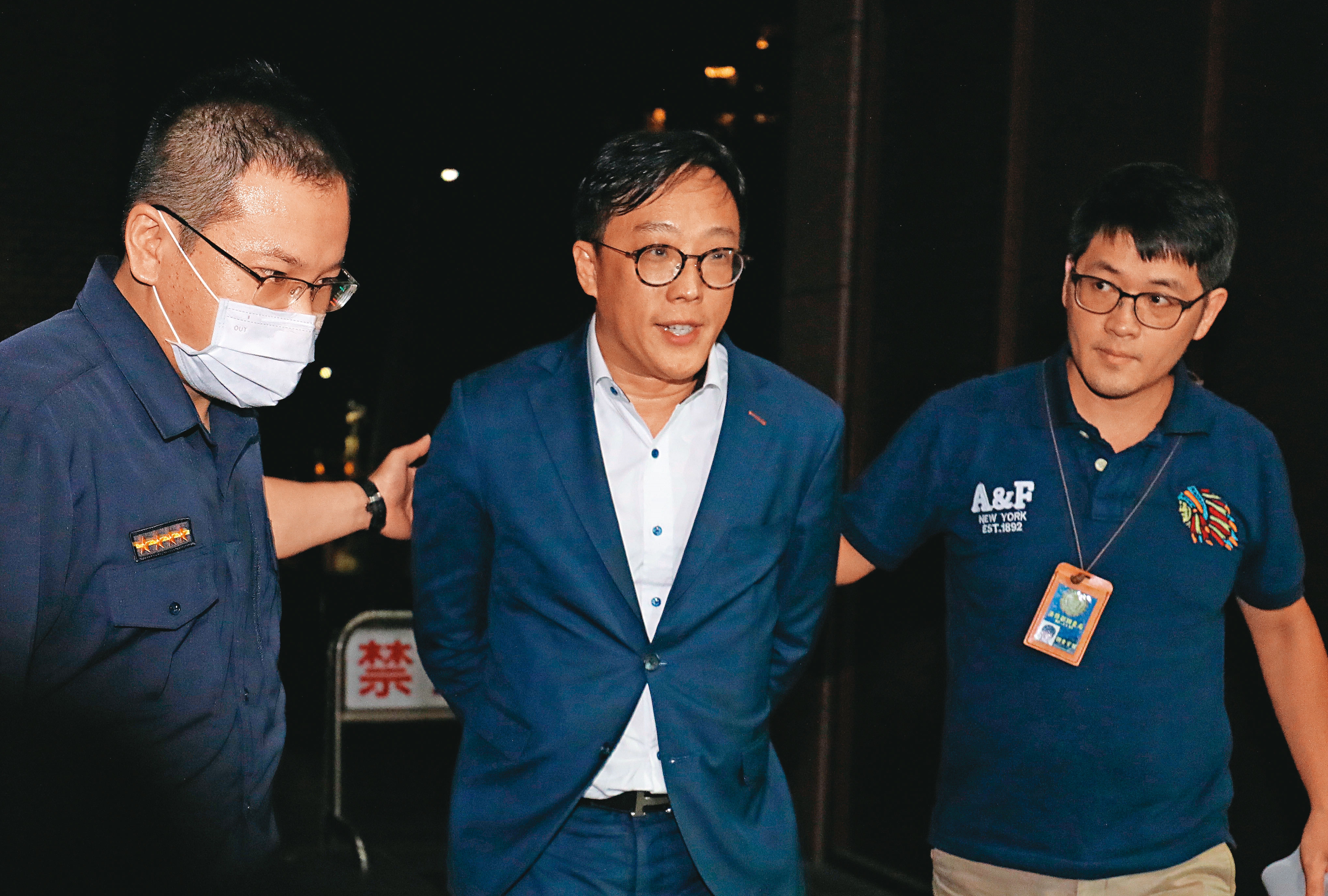 吳世昌（圖）曾用WhatsApp向徐永明提到，「我幫你要了10意思一下，過幾天拿給你」，徐永明用雙手合十的貼圖回覆表示感謝。
