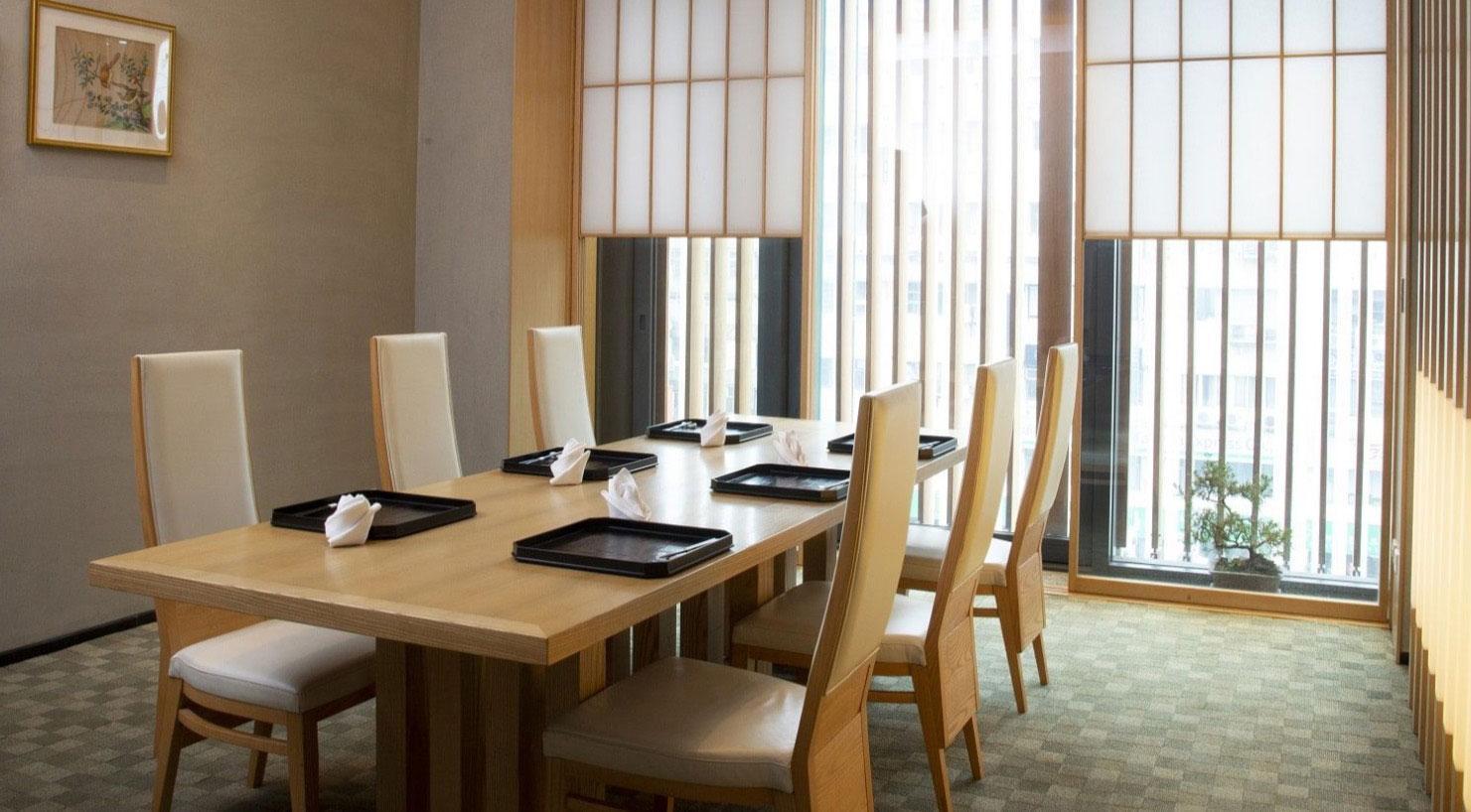 徐永明宣稱當時在大倉久和飯店的日式料理餐廳與林佳龍及廖紫岑碰面,廖用手提袋裝了300萬元借他,但林先走並未看到。(翻攝大倉日本料理臉書)