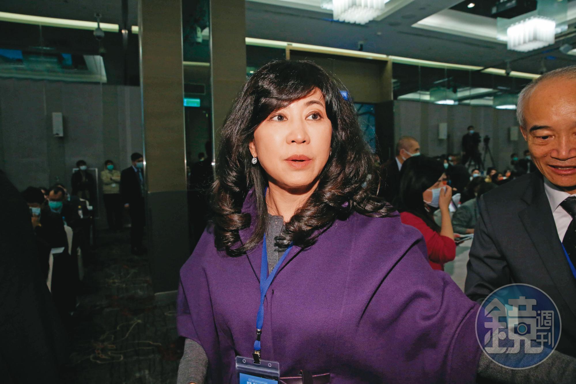 台數科董座廖紫岑向檢方稱,她借款300萬元給徐永明,其中的200萬元從存摺領出,其餘100萬元則以家中現金湊出。