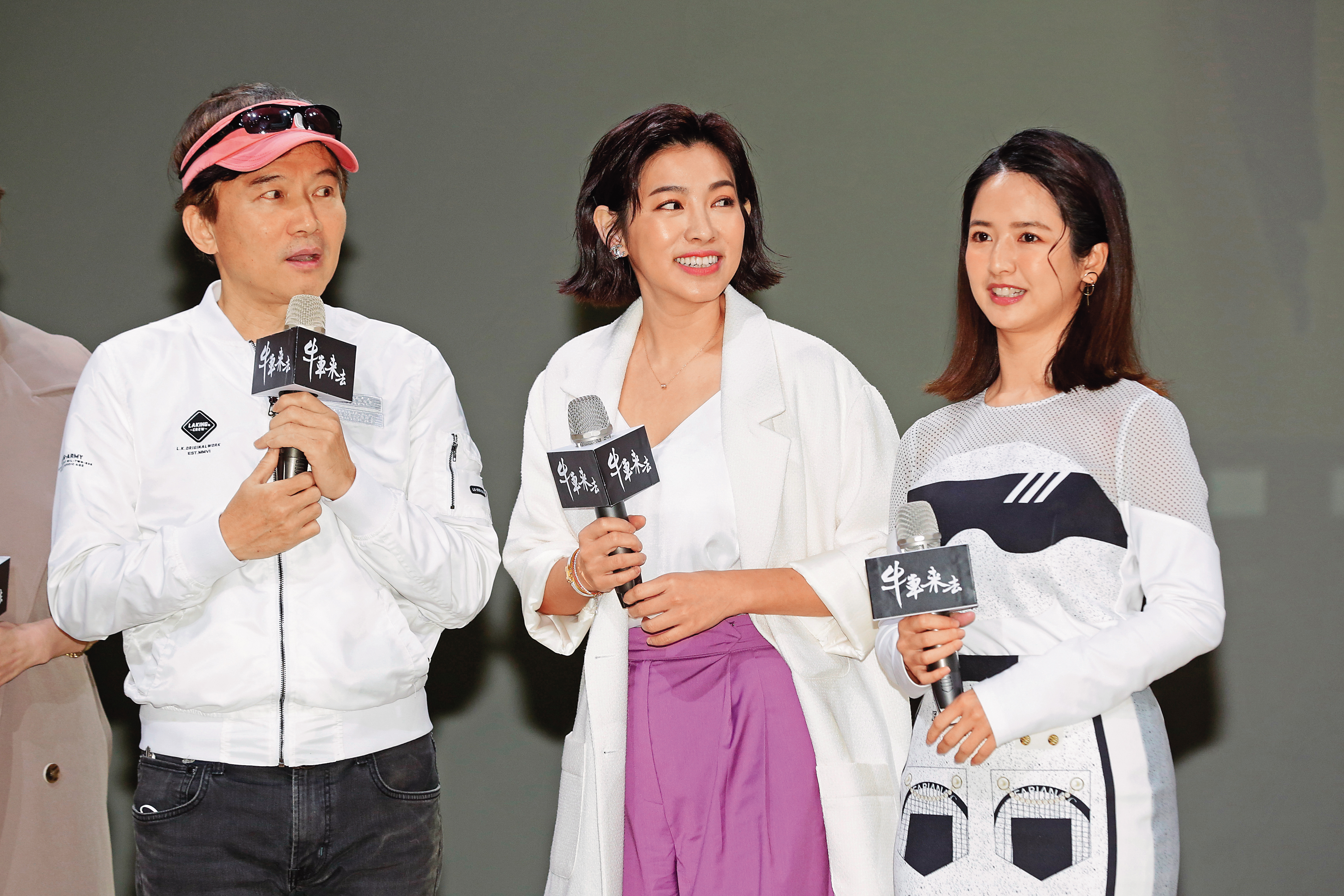 米可白（中）戲約不斷，最近透露拍戲空檔曾聽到有人唱衰她離婚不一定拿得到贍養費。左為孫鵬、右為臧芮軒。