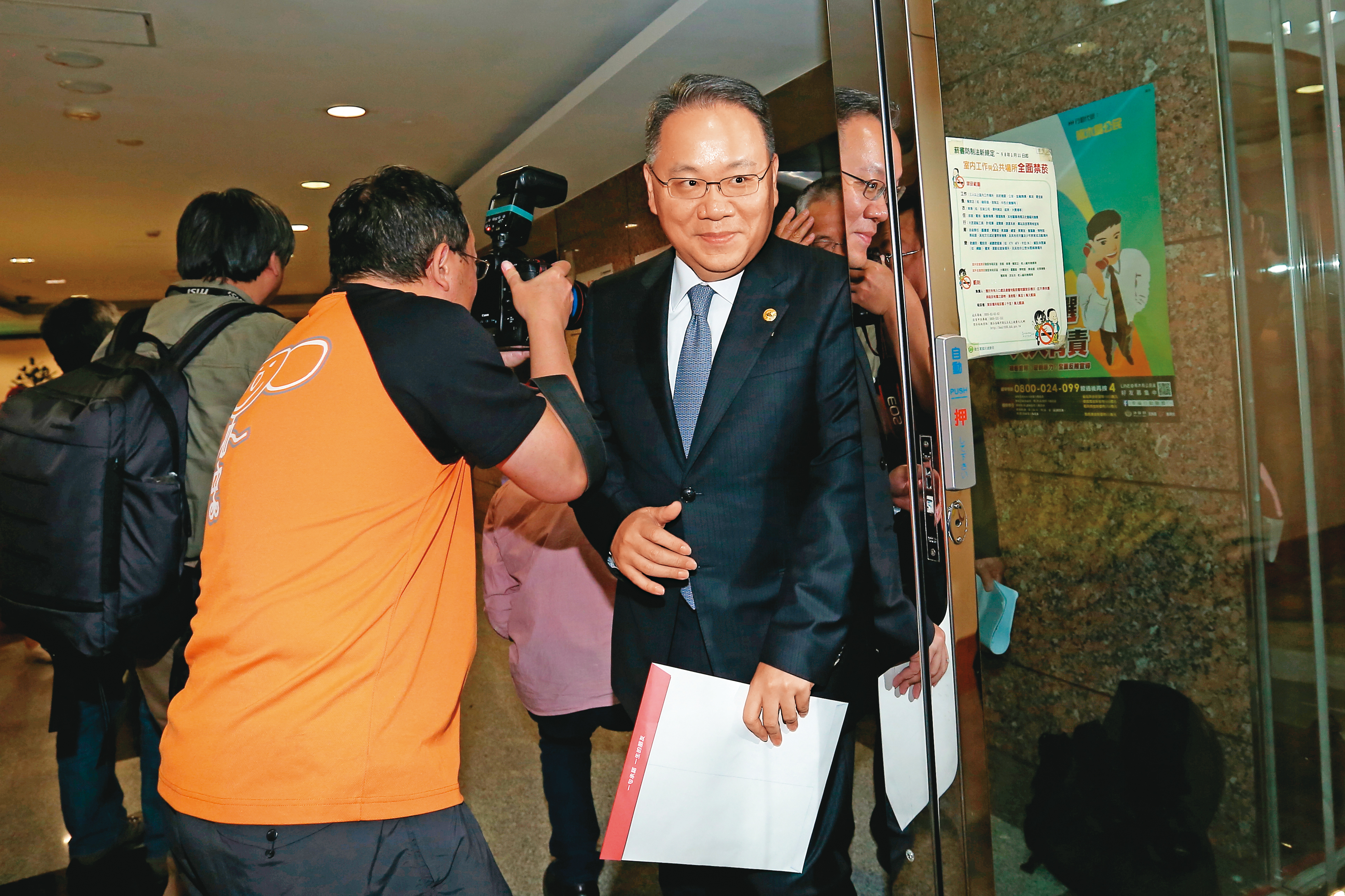 三商美邦人壽宣布董事長陳翔玠請辭，三商美邦宣稱，因為公司要積極推動專業經理人機制，順應趨勢，實踐全經理人經營。