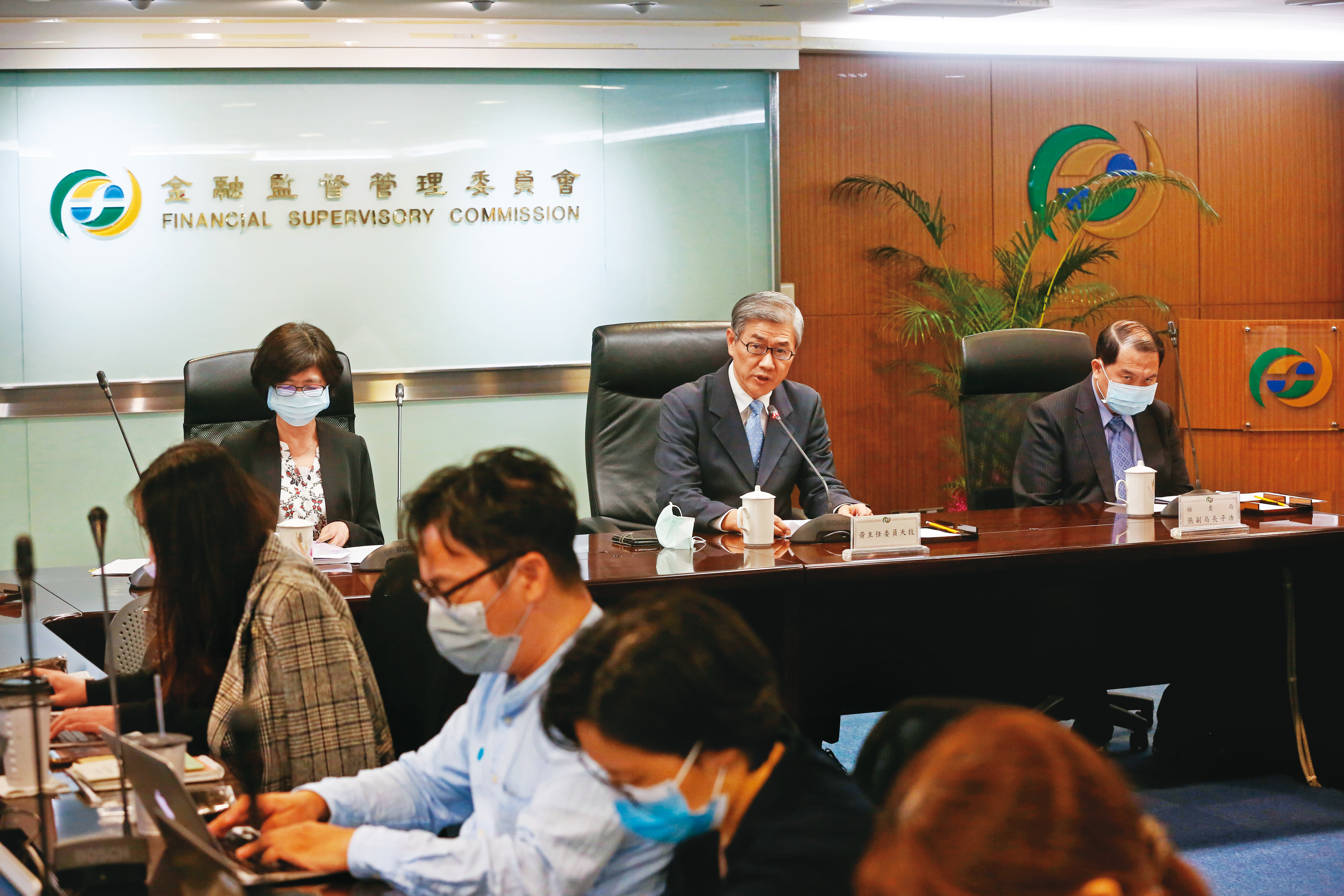 金管會證實，陳翔玠請辭是因投資收益不好所致。