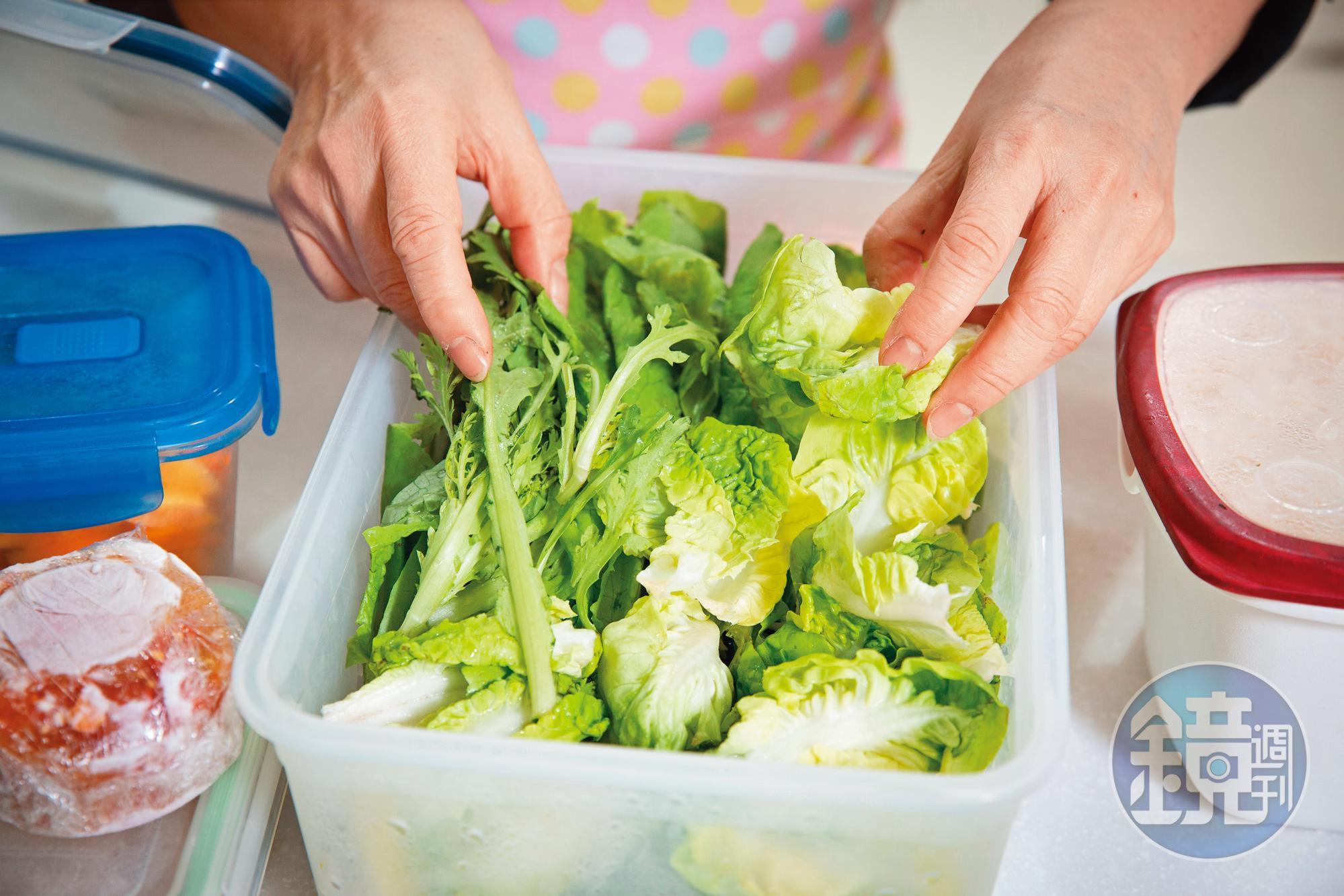 楊賢英靠著聰明處理食材、大量採買，每個月家中伙食費只花6,000、7,000元。