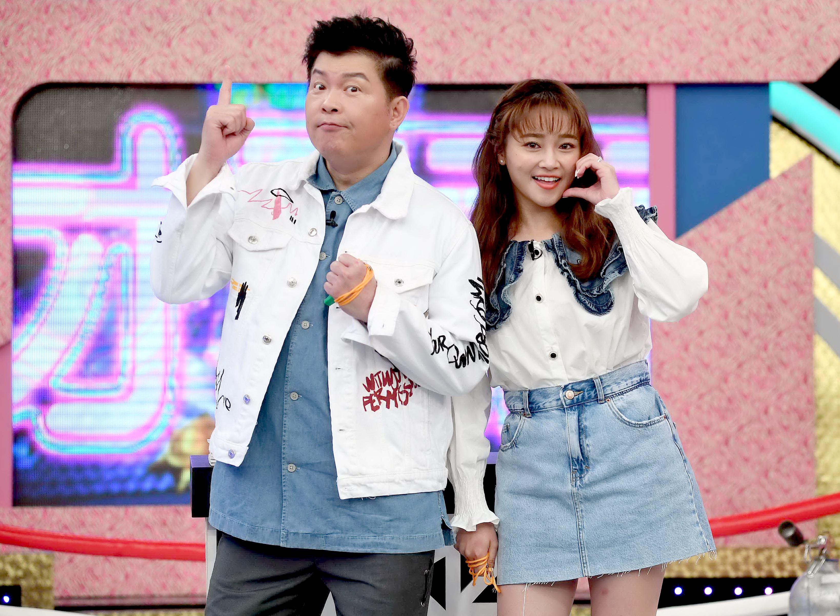 徐乃麟、徐凱希隔離中，《衝衝衝》今錄影由曾國城（左）、張文綺（右）主持。（華視提供）