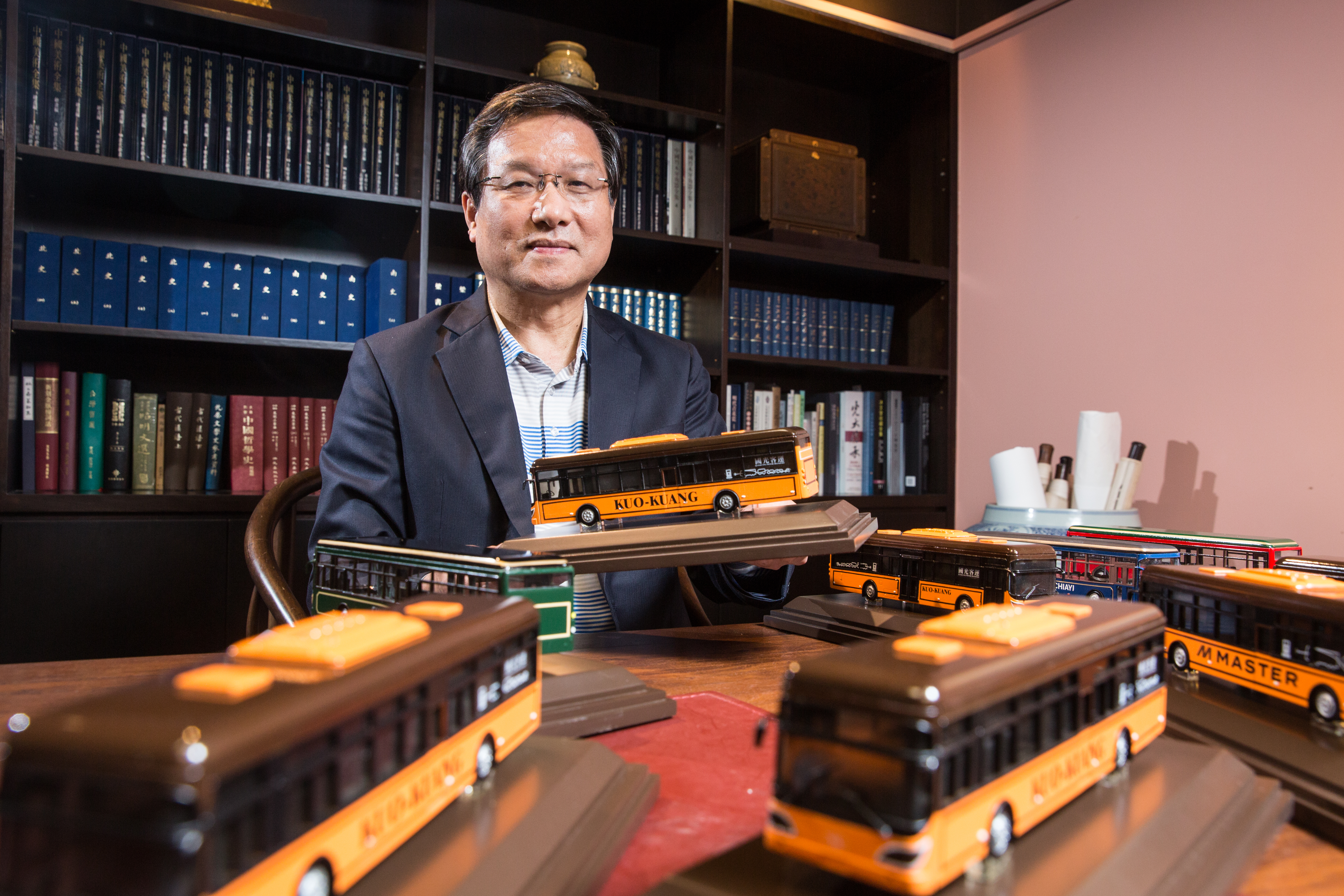 成運總經理吳忠錫表示，成運柴油巴士造車基礎，是進軍海外電巴的最大優勢。