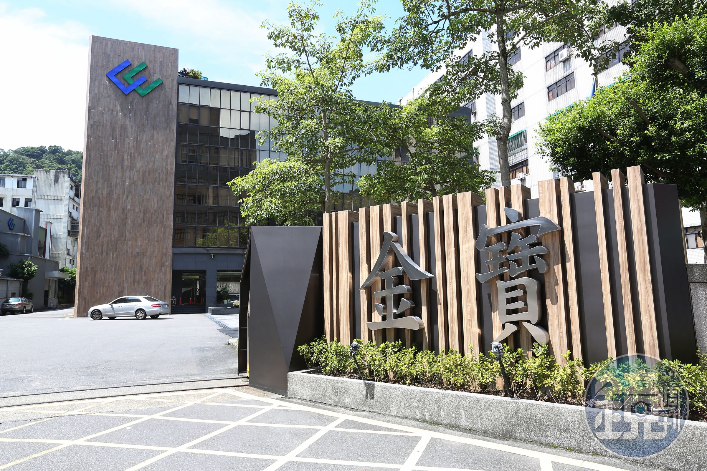 金寶前總經理父親登半版聲明批評公司，金寶也做出7點回應。